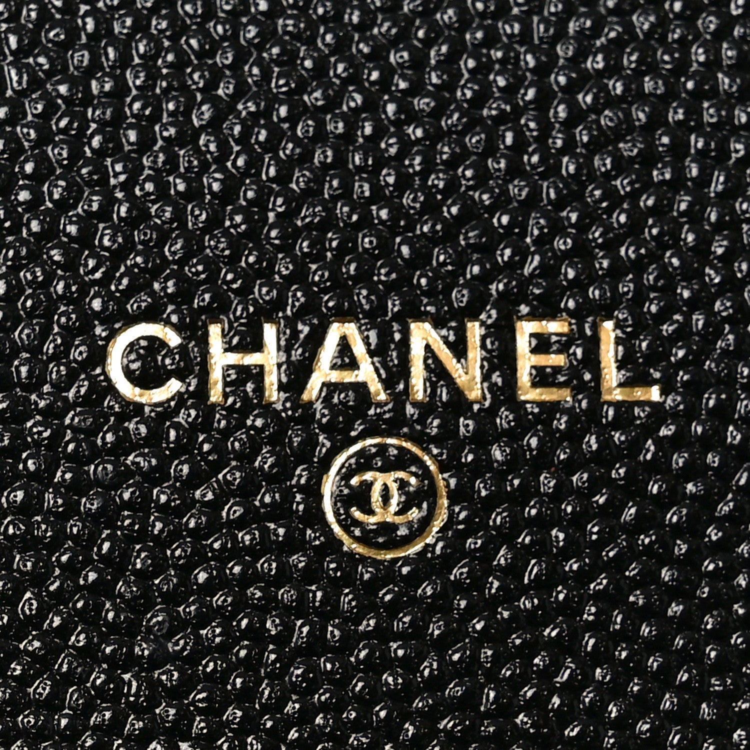 Caviar Quilted Medium Golden Class Pouch Black
