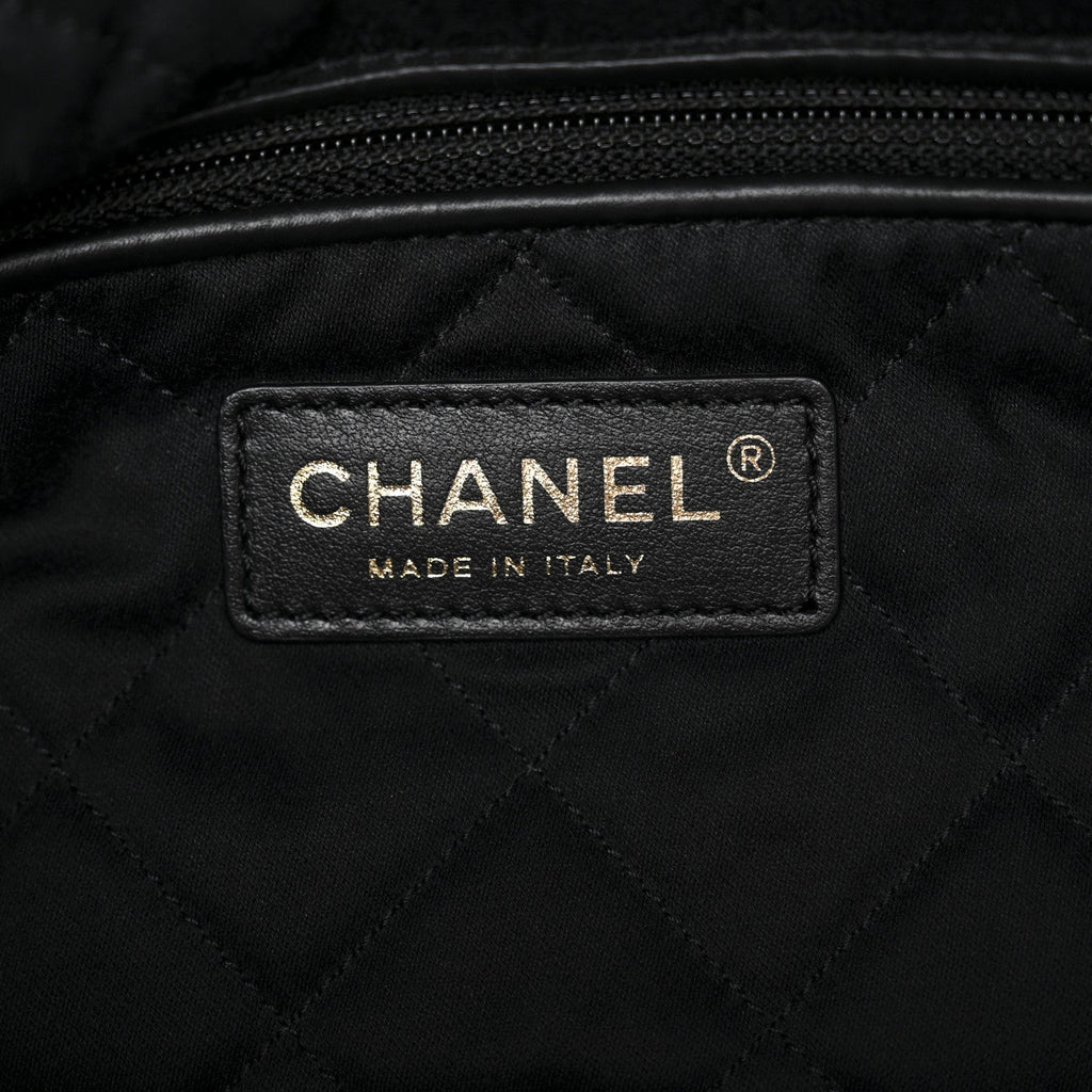 Chanel Shiny Calfskin Quilted Small Chanel 22 Black