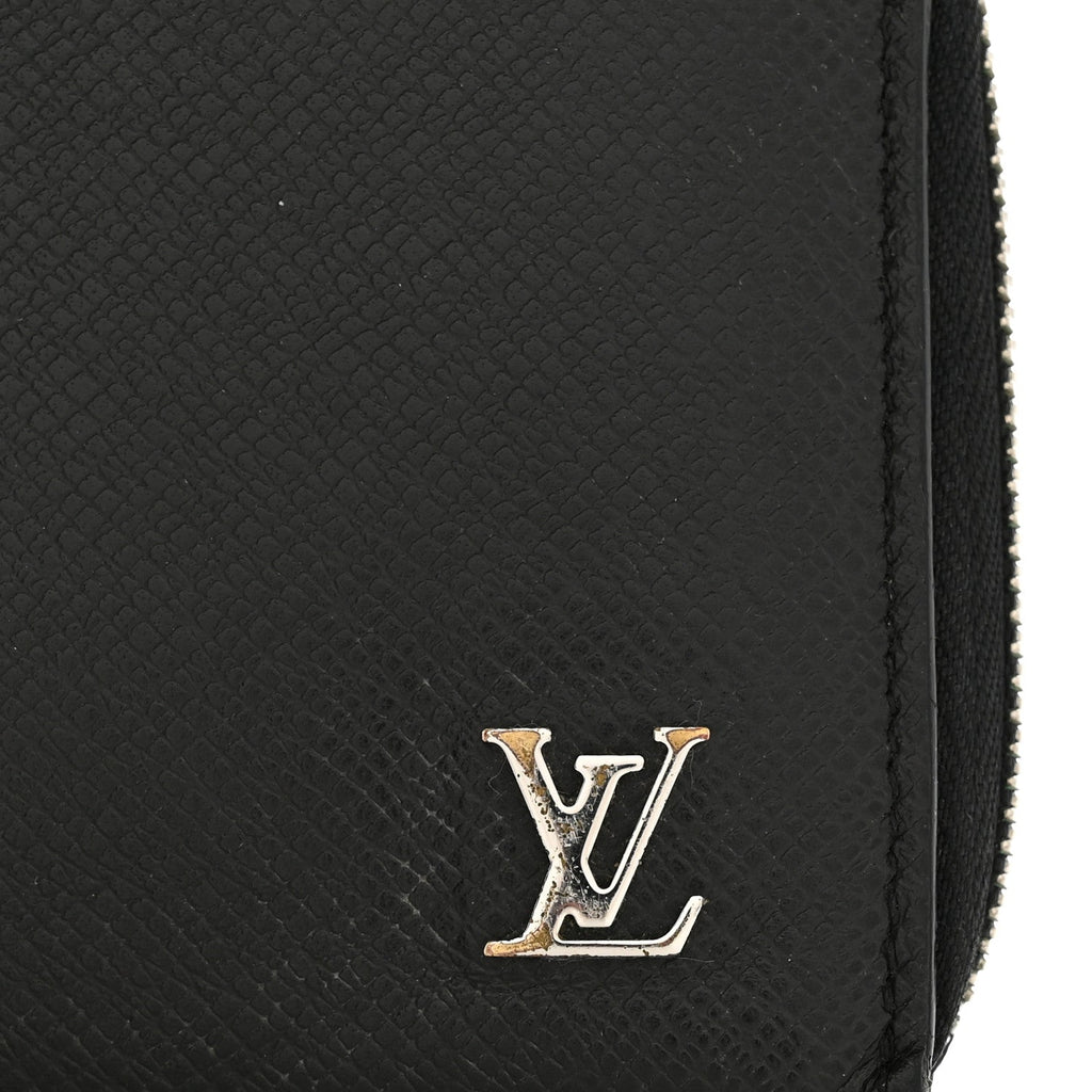 Louis Vuitton Taiga Dragonne Zippy Wallet Black