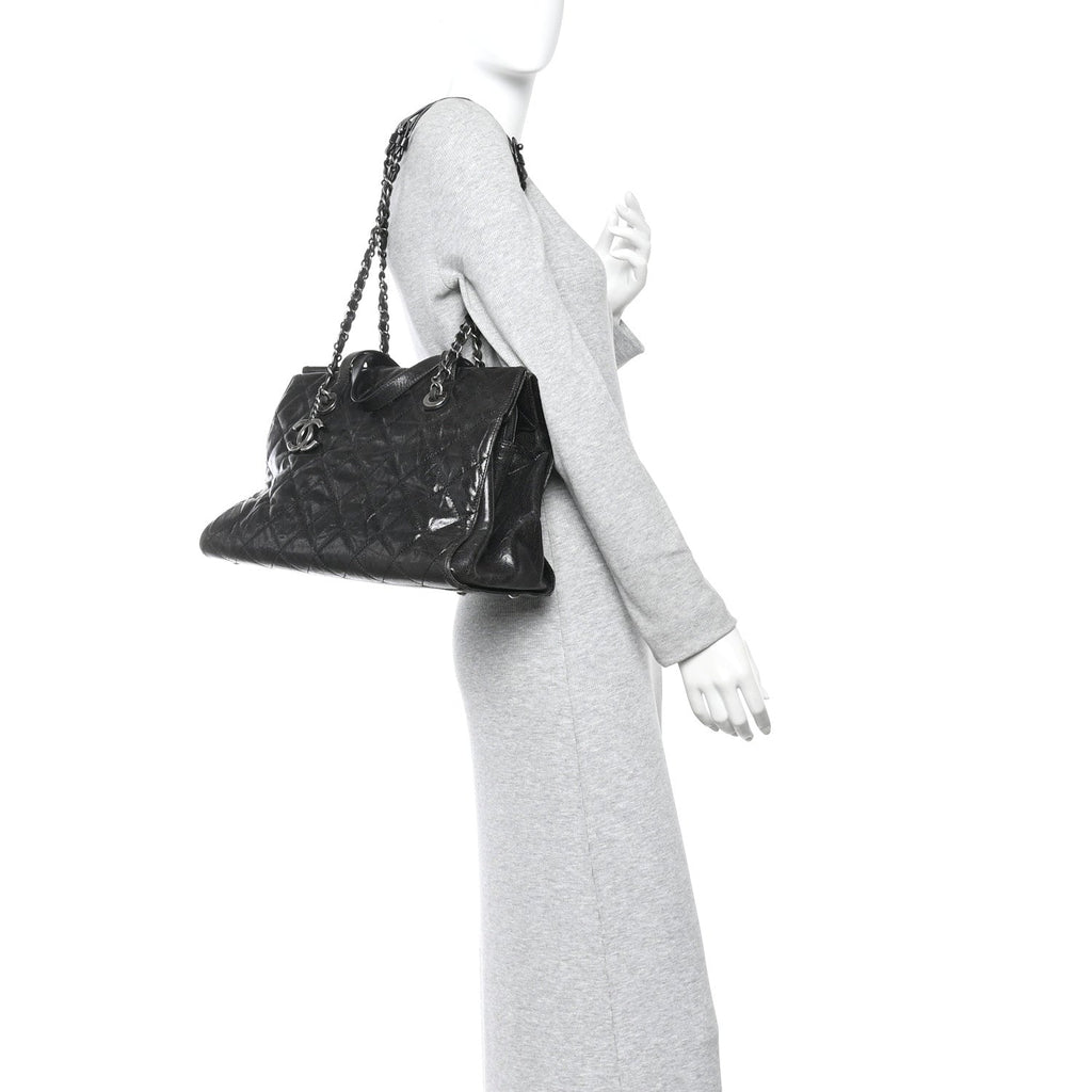 Chanel Crumpled Grained Calfskin Quilted CC Crave Tote Black