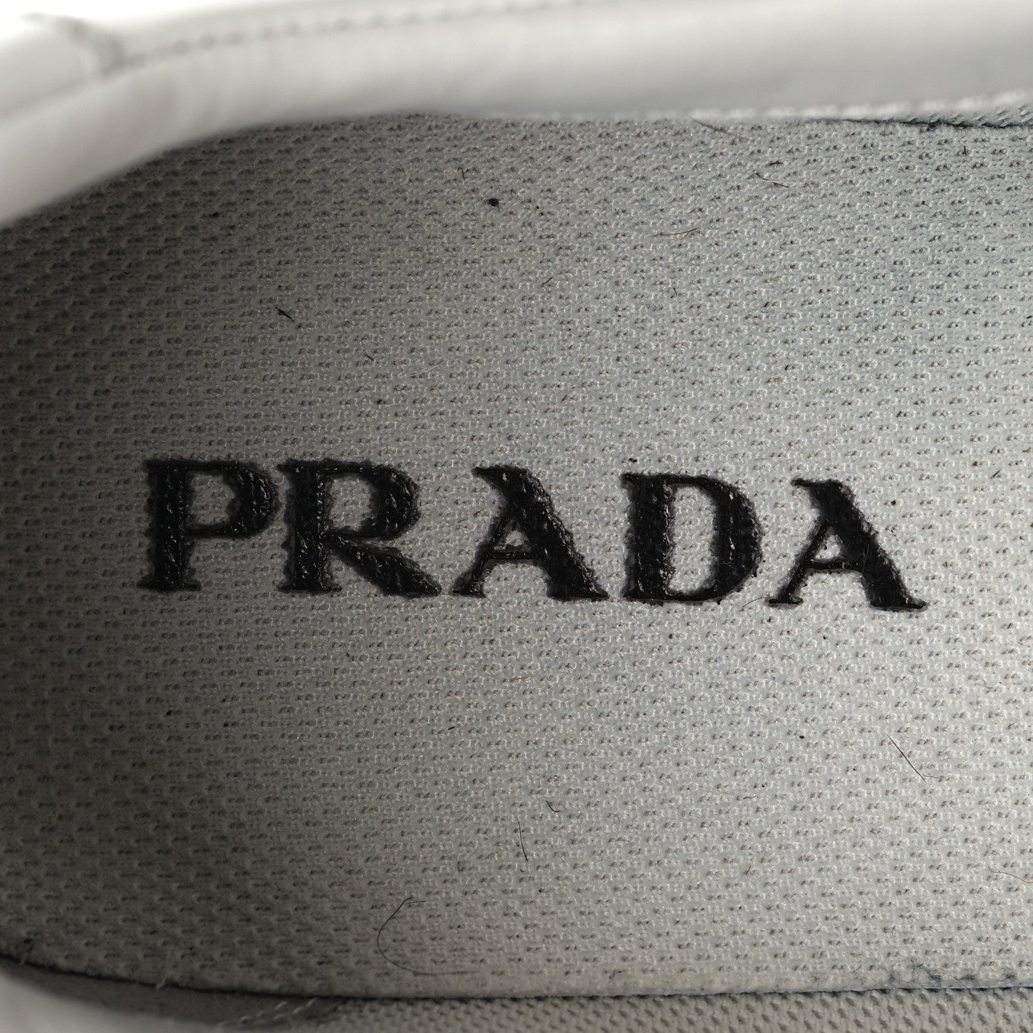 Prada Vitello Mens Logo Low Top Sneakers 43 White