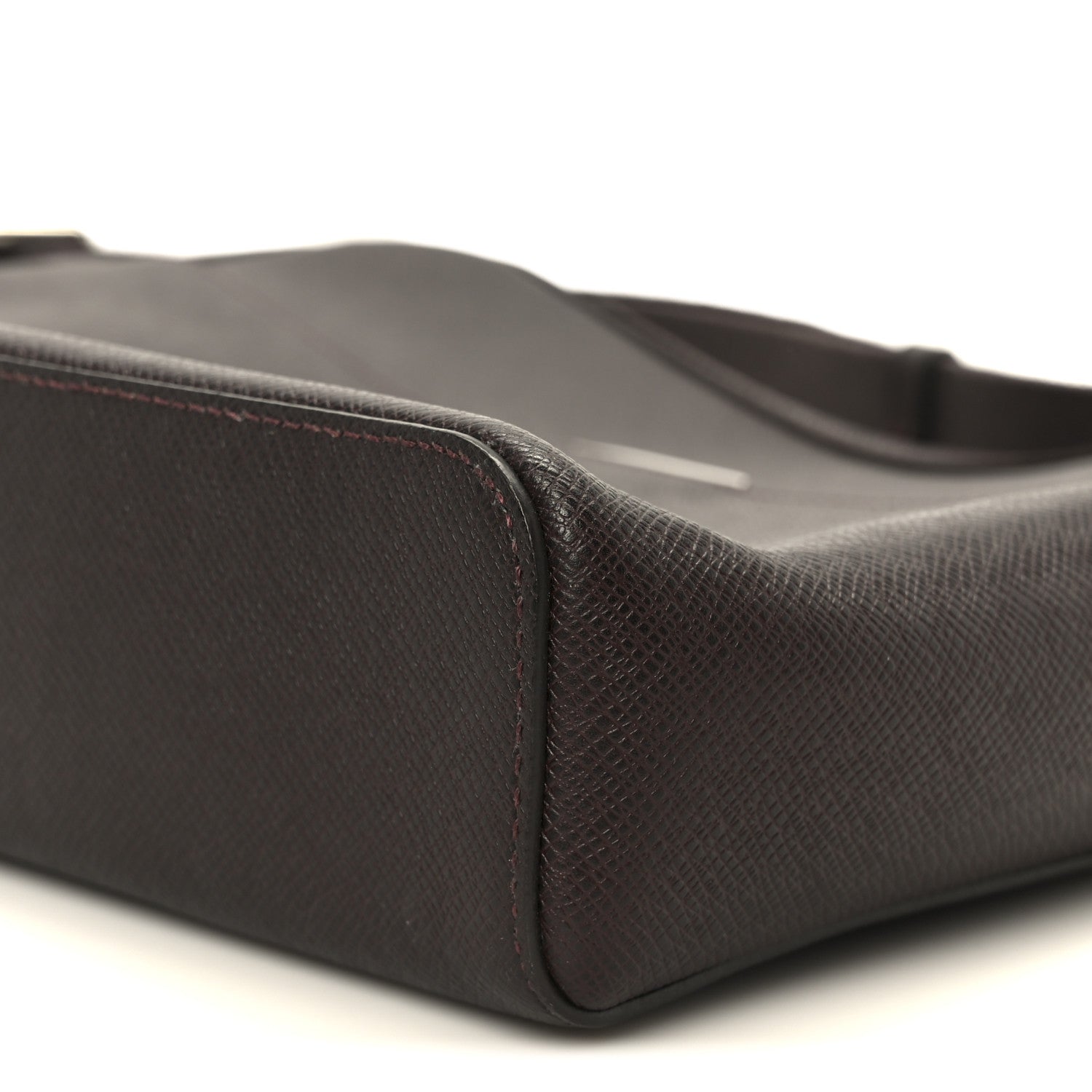 Louis Vuitton Taiga Anton Messenger PM Acajou