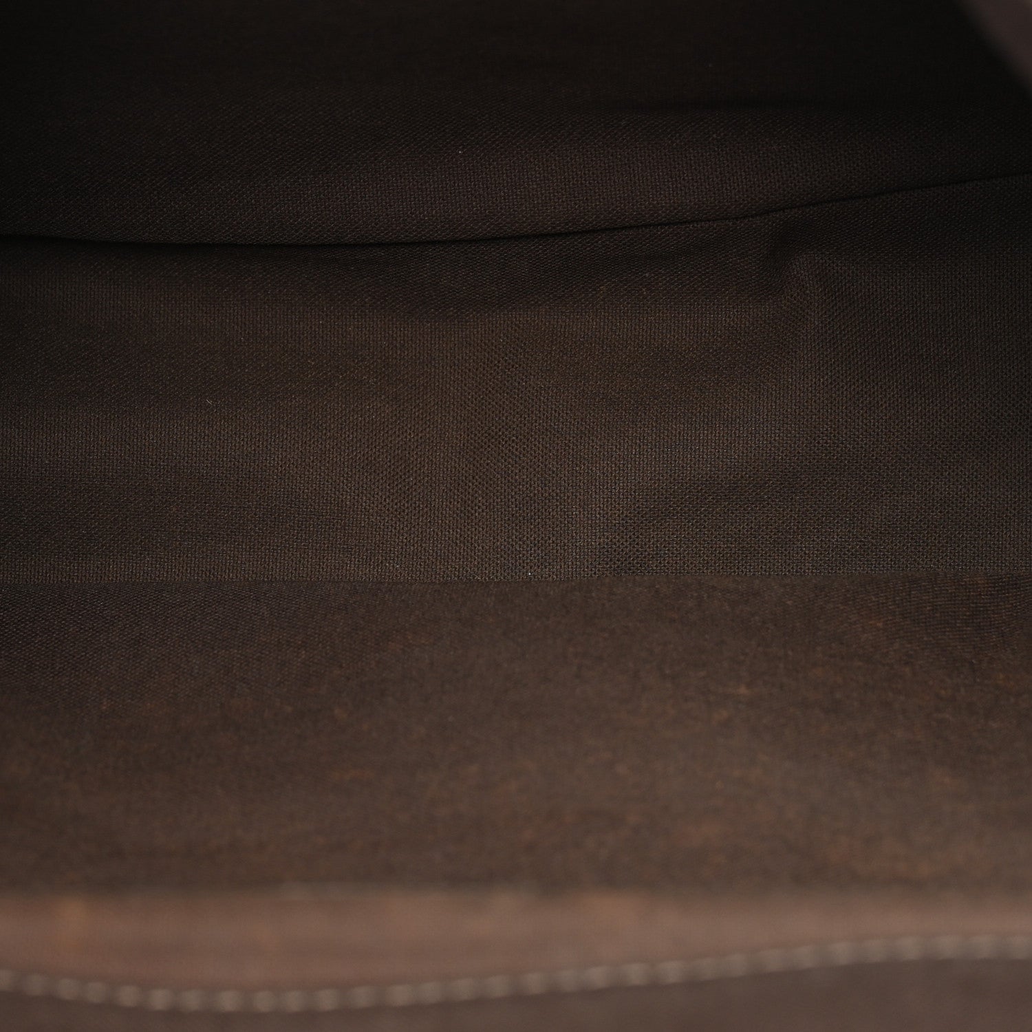 Louis Vuitton Taiga Andrei Messenger Bag Grizzli