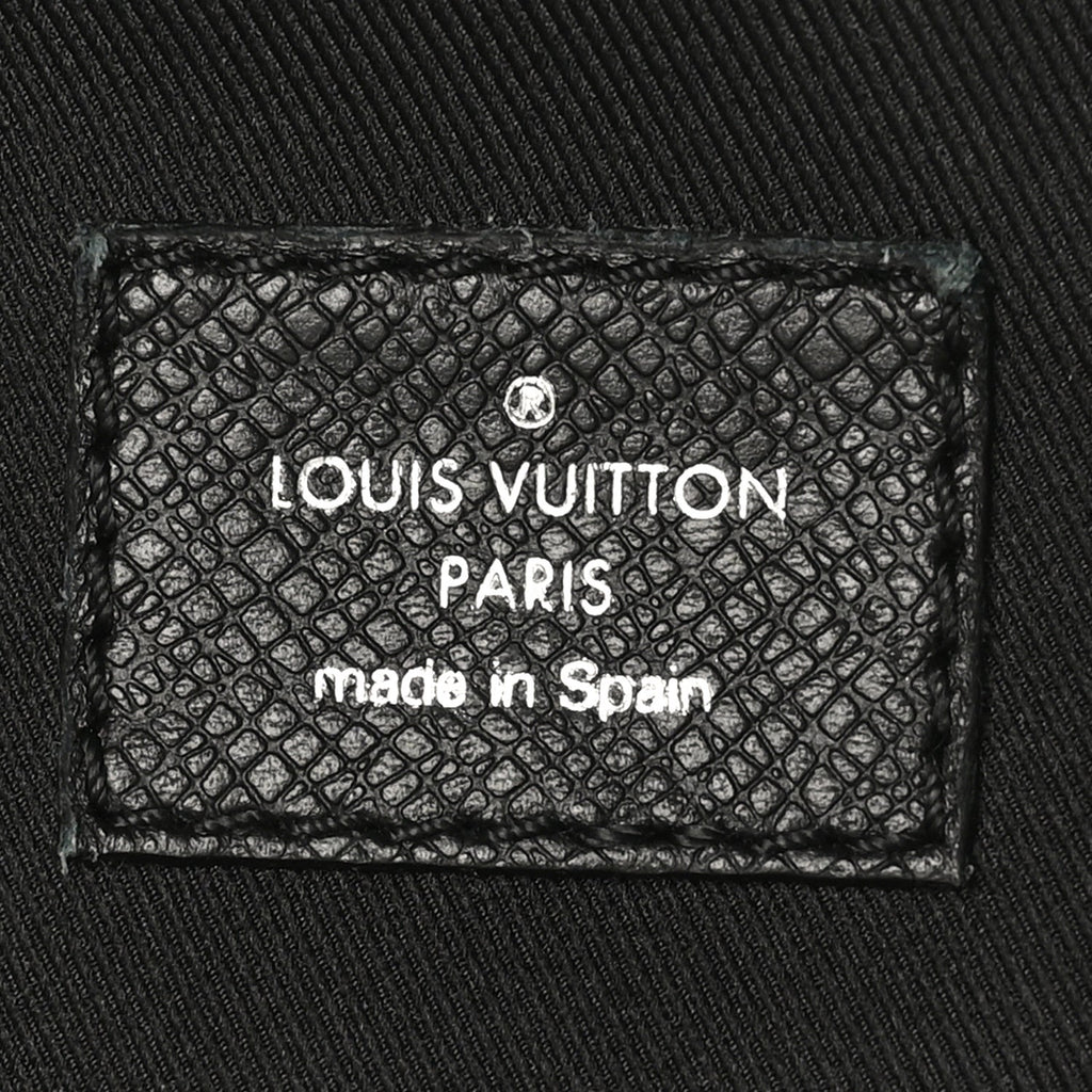 Louis Vuitton Taigarama Outdoor Slingbag Black