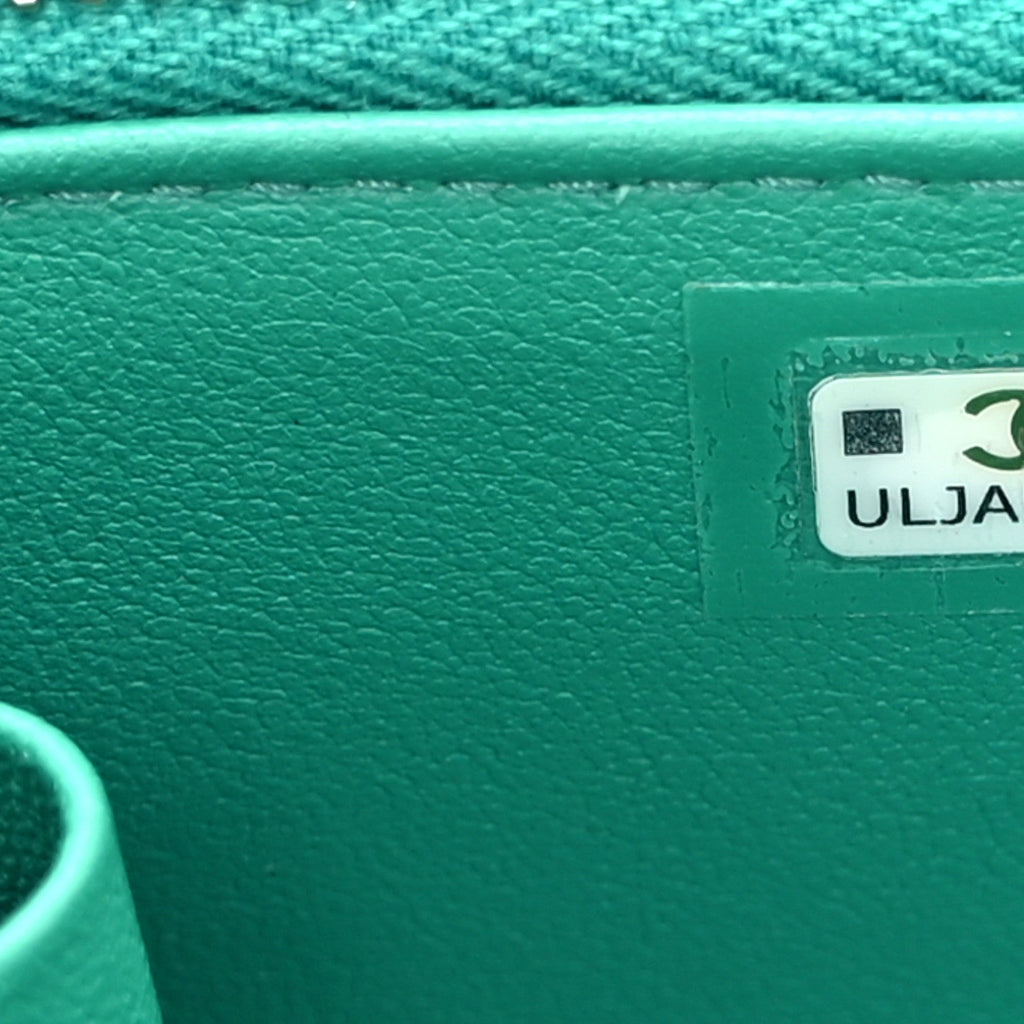 Chanel Caviar Quilted Sweetheart Mini Vanity Case Green