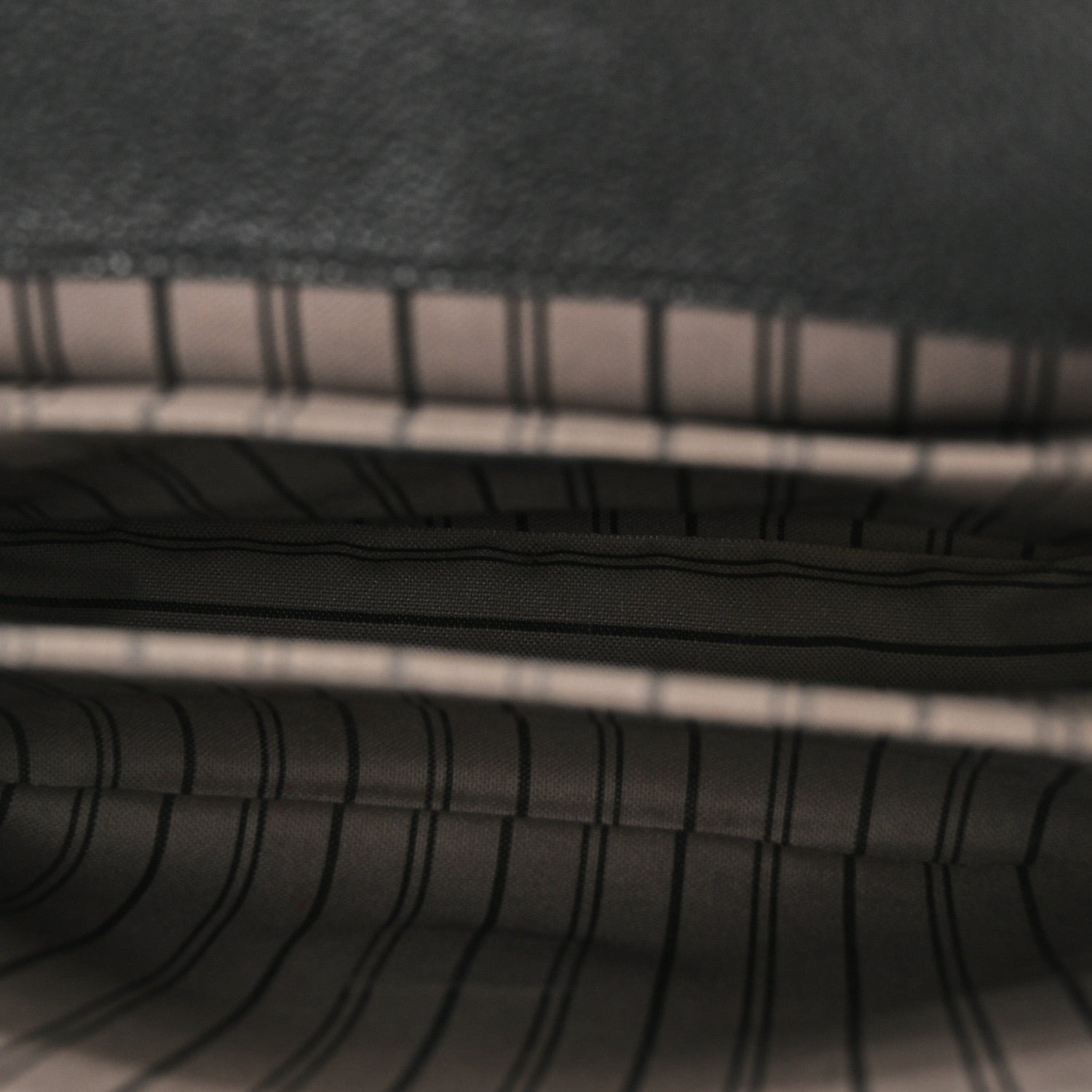 Louis Vuitton Empreinte Pochette Metis Black