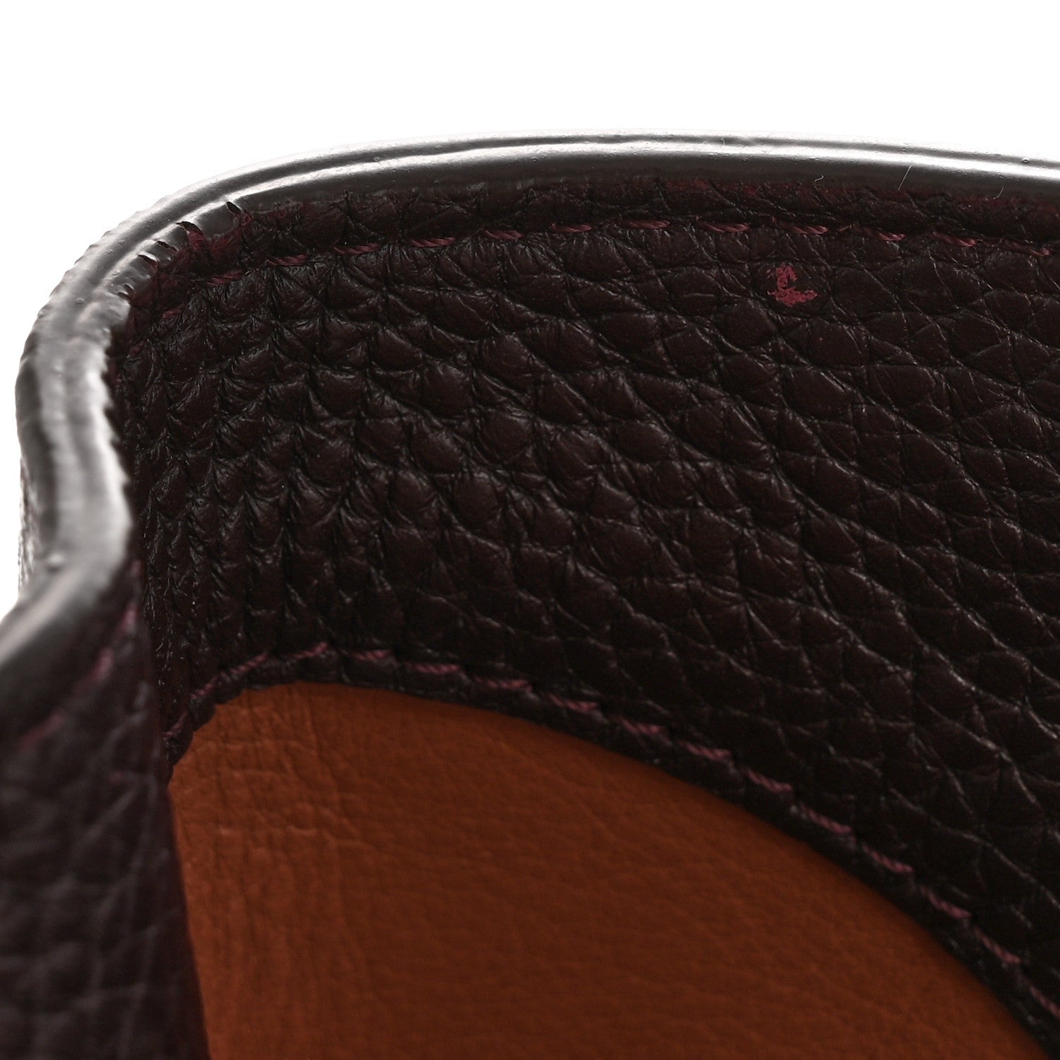 Louis Vuitton Taurillon Capucines MM Quetsche
