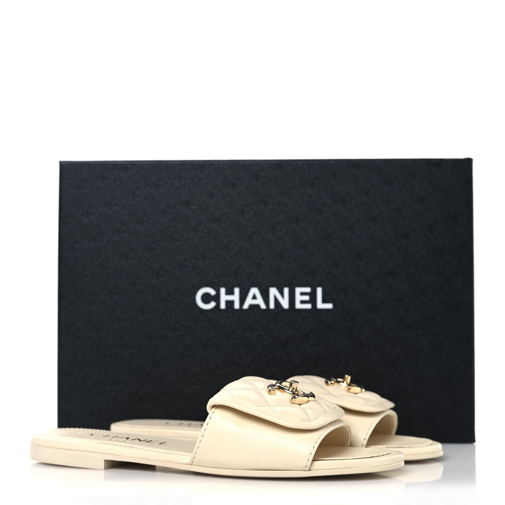 Lambskin Quilted Turnlock Flat Mules 35.5 Ivory