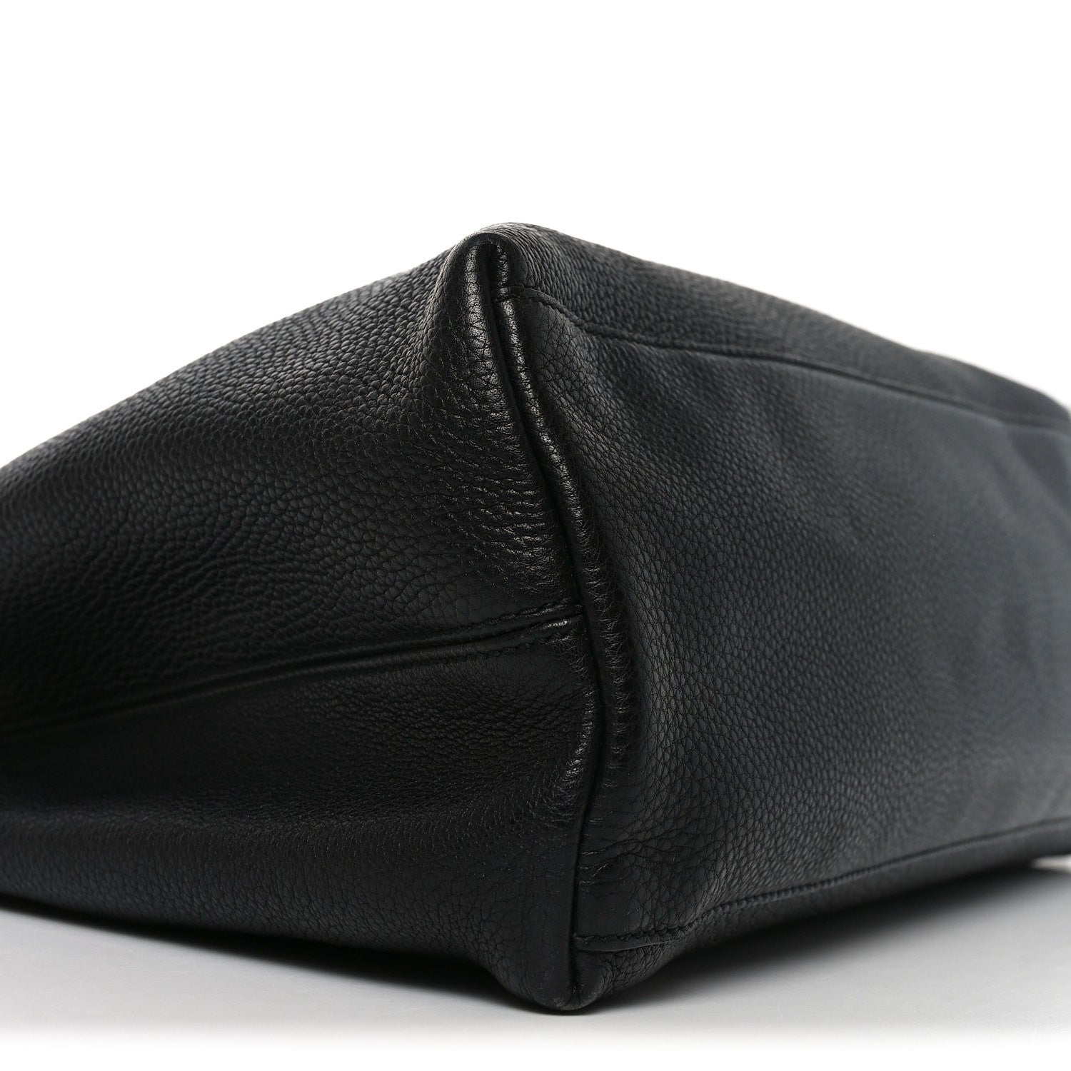 Gucci Pebbled Calfskin Medium Soho Chain Shoulder Bag Black