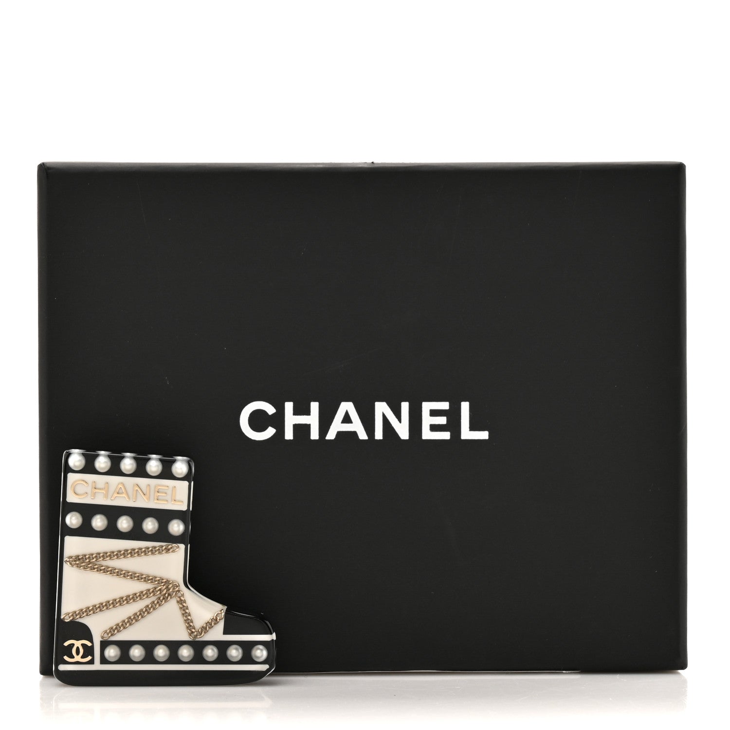 Pearl Resin CC Boot Brooch Black White Gold