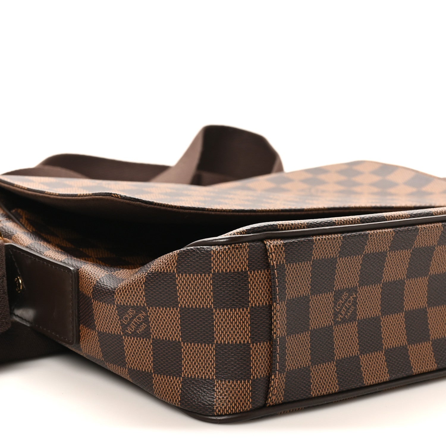 Louis Vuitton Damier Ebene Shelton MM