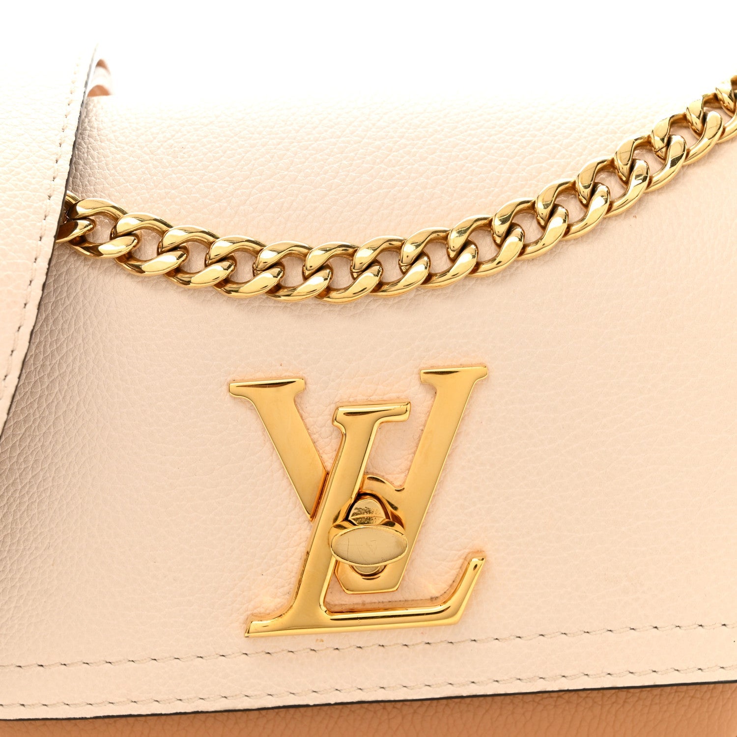 Louis Vuitton Grained Calfskin Lockme Tender Quartz
