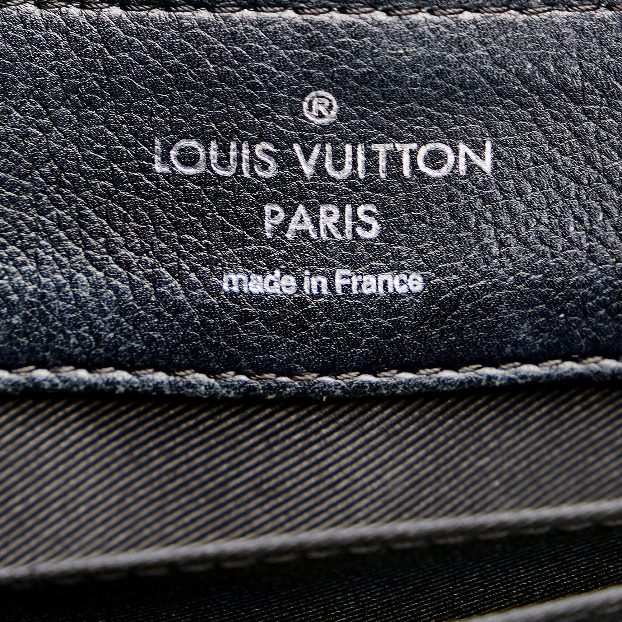 Louis Vuitton Lockme II Black