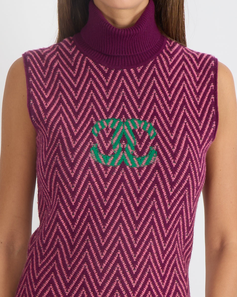 Chanel Fall 2021 Pink and Purple Cashmere Knit High-Neck Sleeveless Midi Dress with ZigZag Pattern and Green CC Logo and with Back Crystal CC Logo Detail Size FR 38 (UK 10)