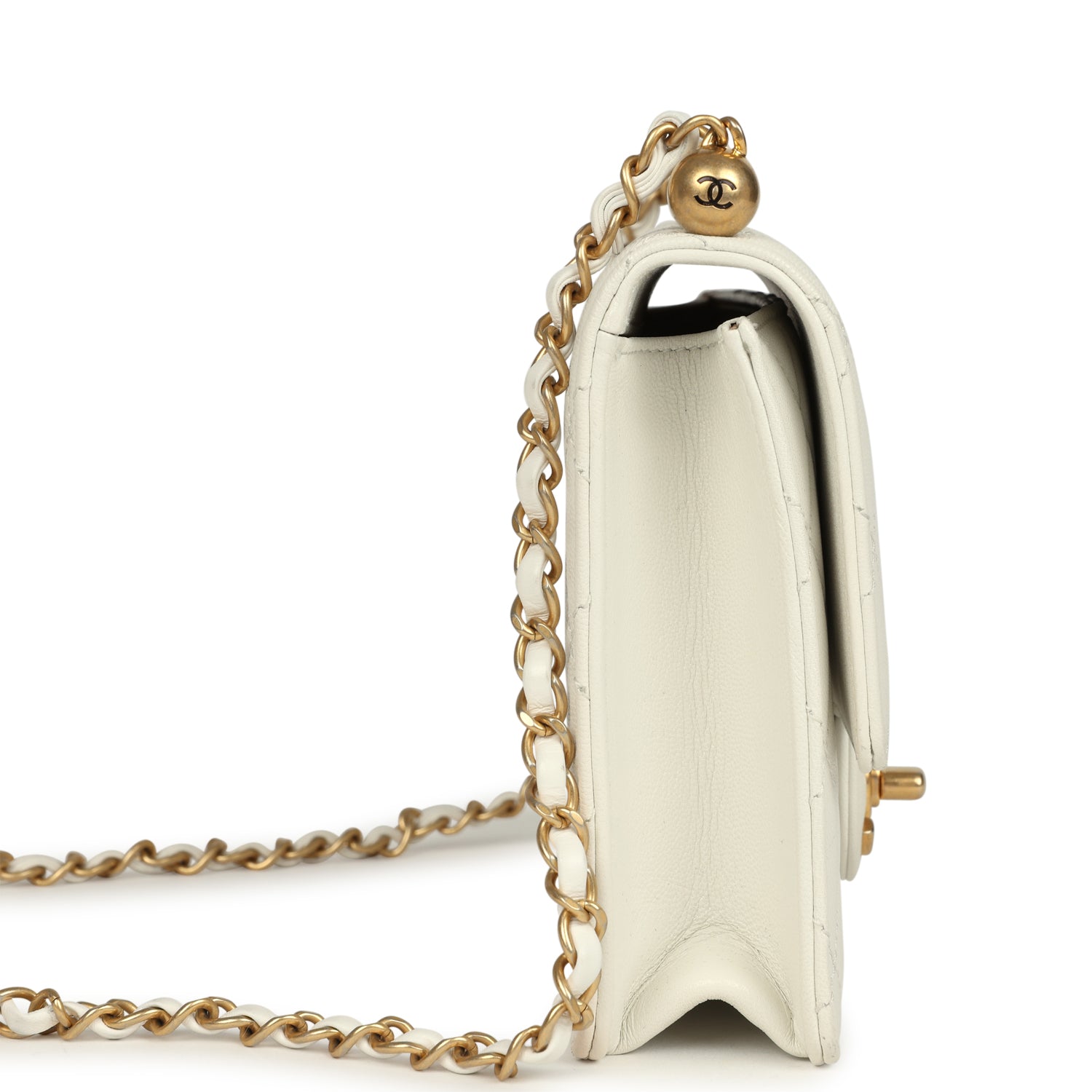 Preowned Chanel Small Chic Pearls Flap Bag White Calfskin Antique Gold Hardware