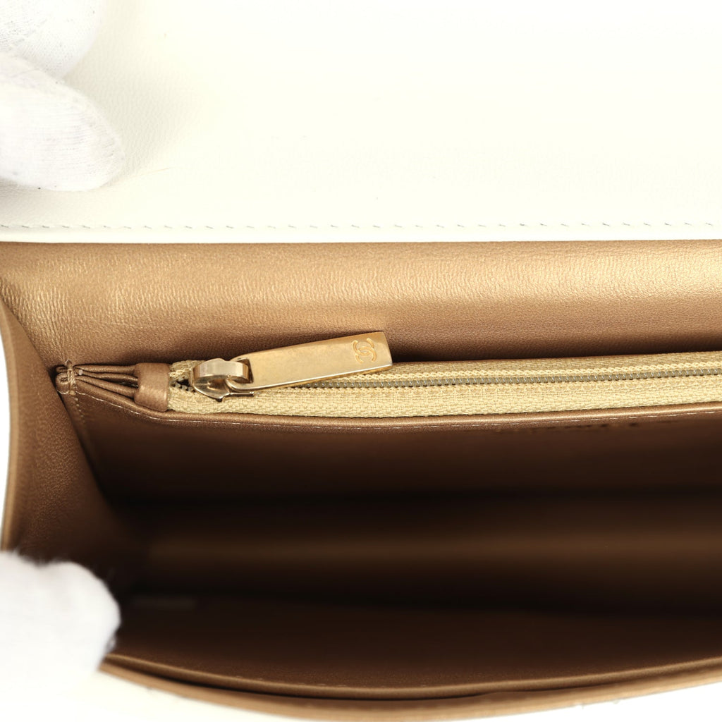 Preowned Chanel Small Chic Pearls Flap Bag White Calfskin Antique Gold Hardware