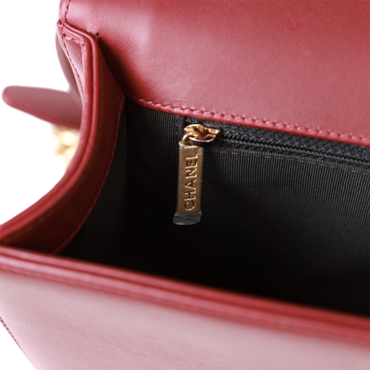 Pre-owned Chanel New Medium Boy Bag Burgundy Chevron Antique Gold Hardware