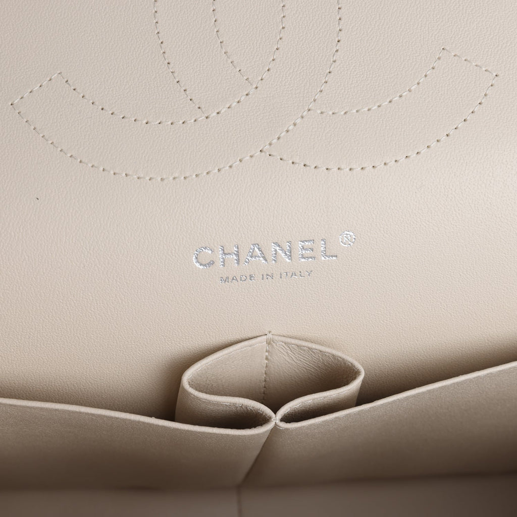 Pre-owned Chanel Jumbo Classic Double Flap Bag Light Beige Caviar Silver Hardware