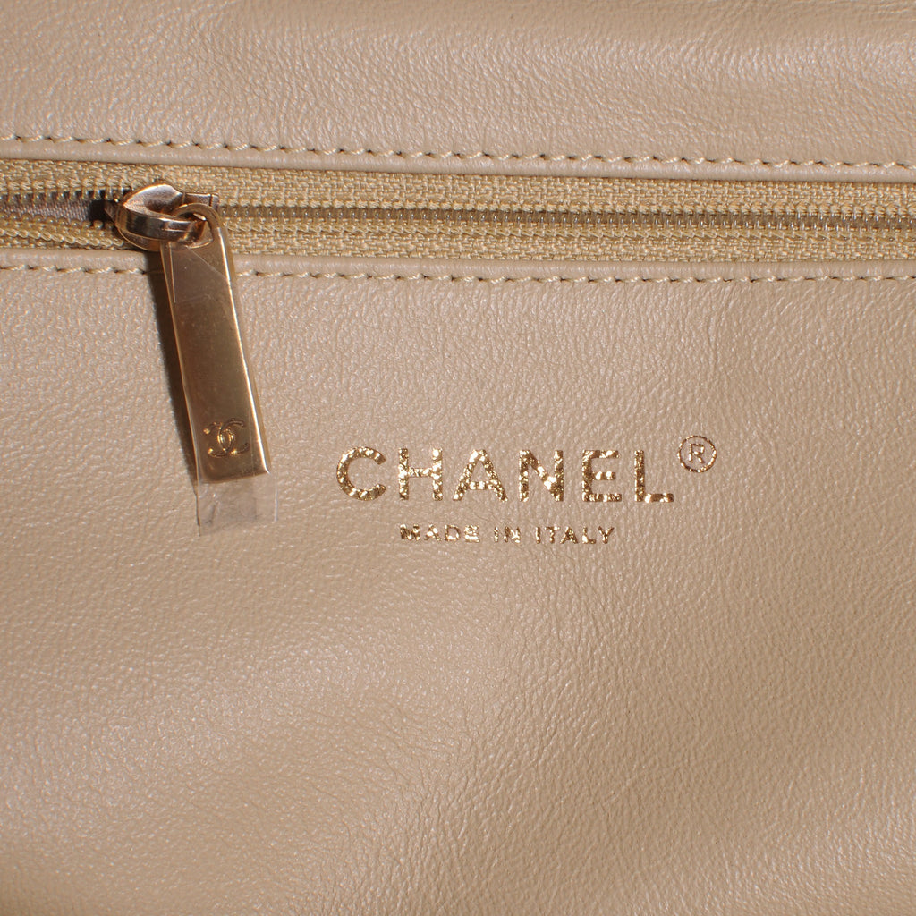 CHANEL CALFSKIN STITCHED CITY ACCORDION TOTE BAG