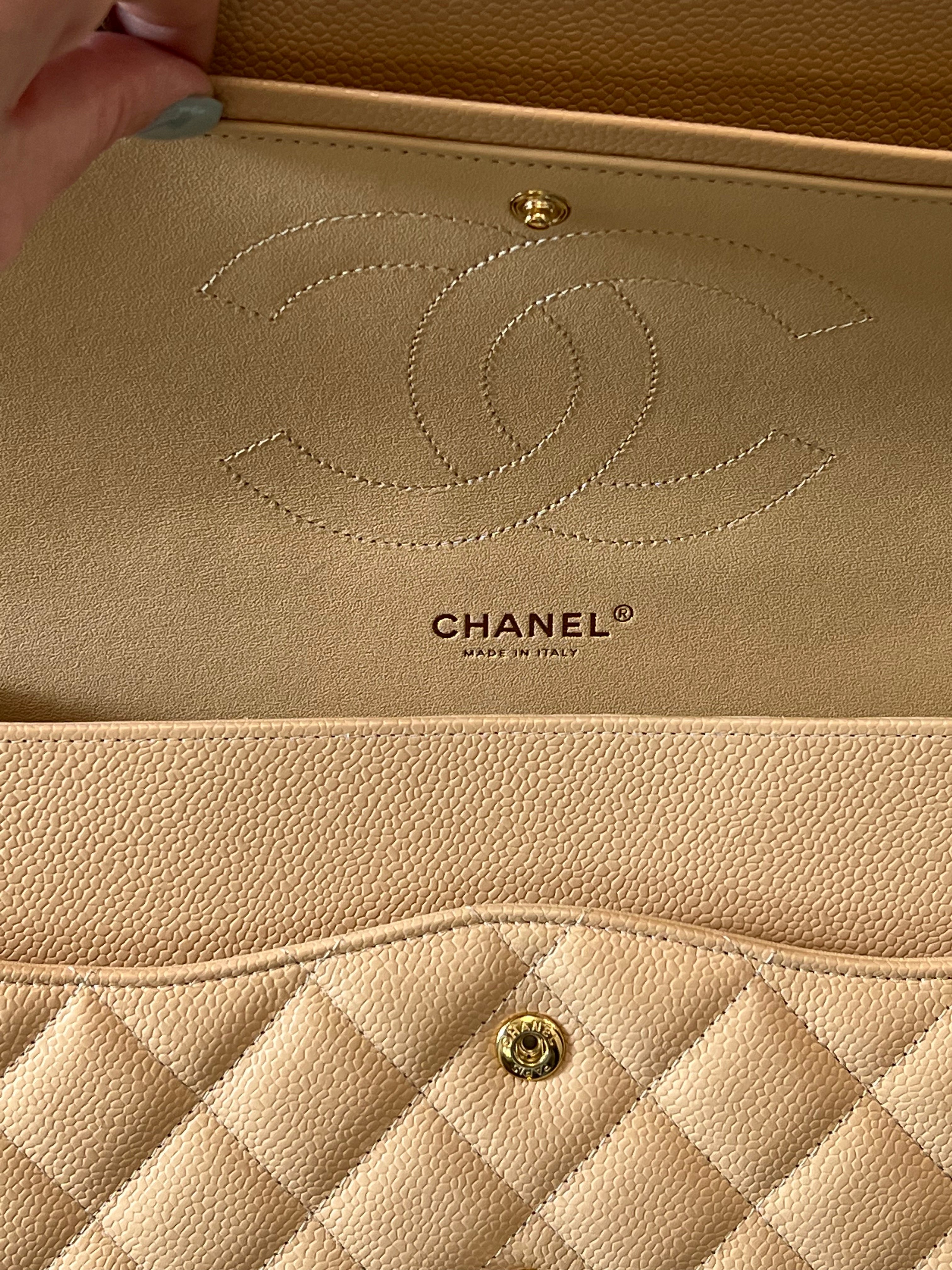 CHANEL CLASSIC CAVIAR QUILTED JUMBO DOUBLE FLAP BAG