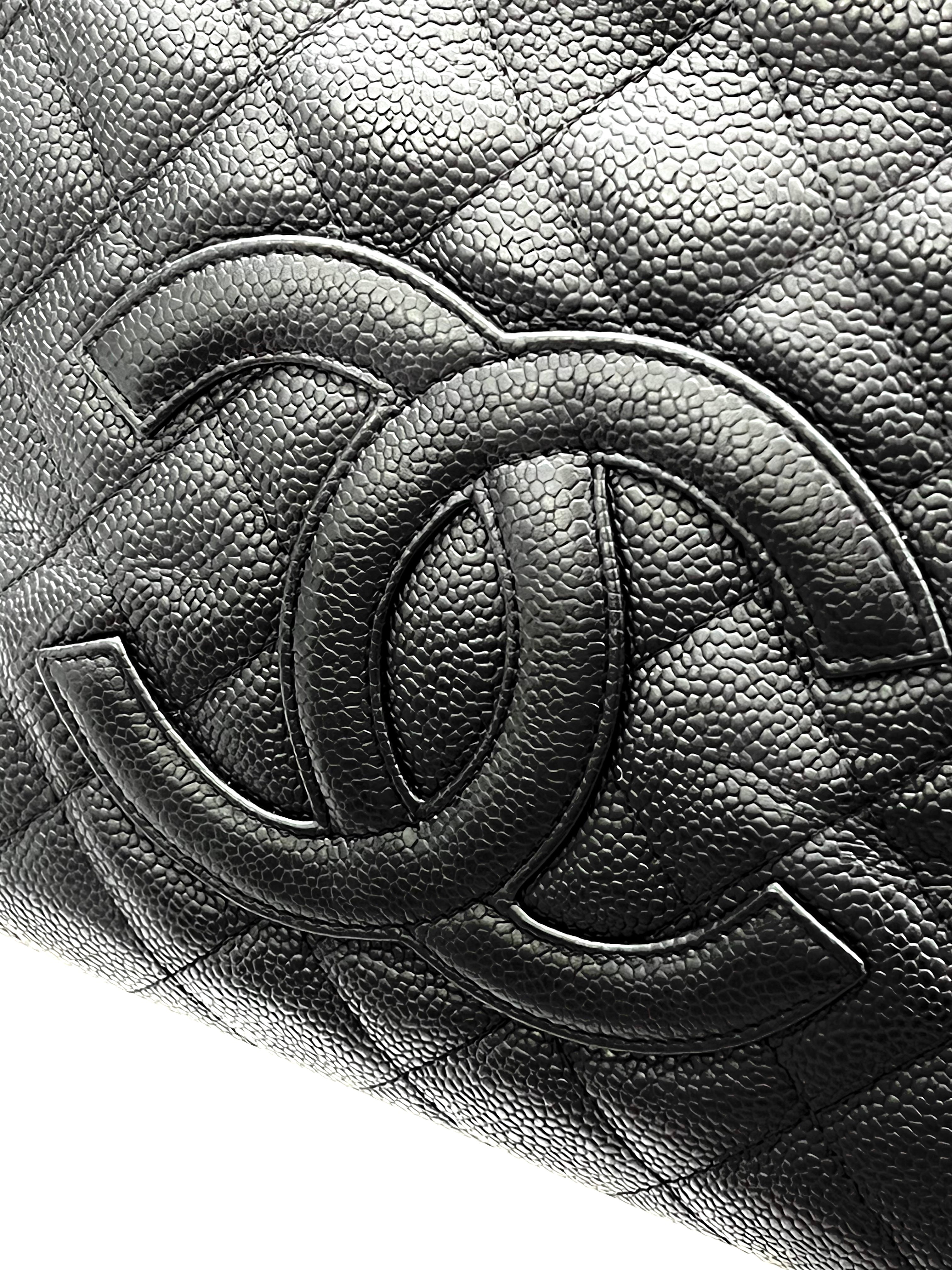 CHANEL CAVIAR QUILTED PETIT SHOPPING TOTE PST