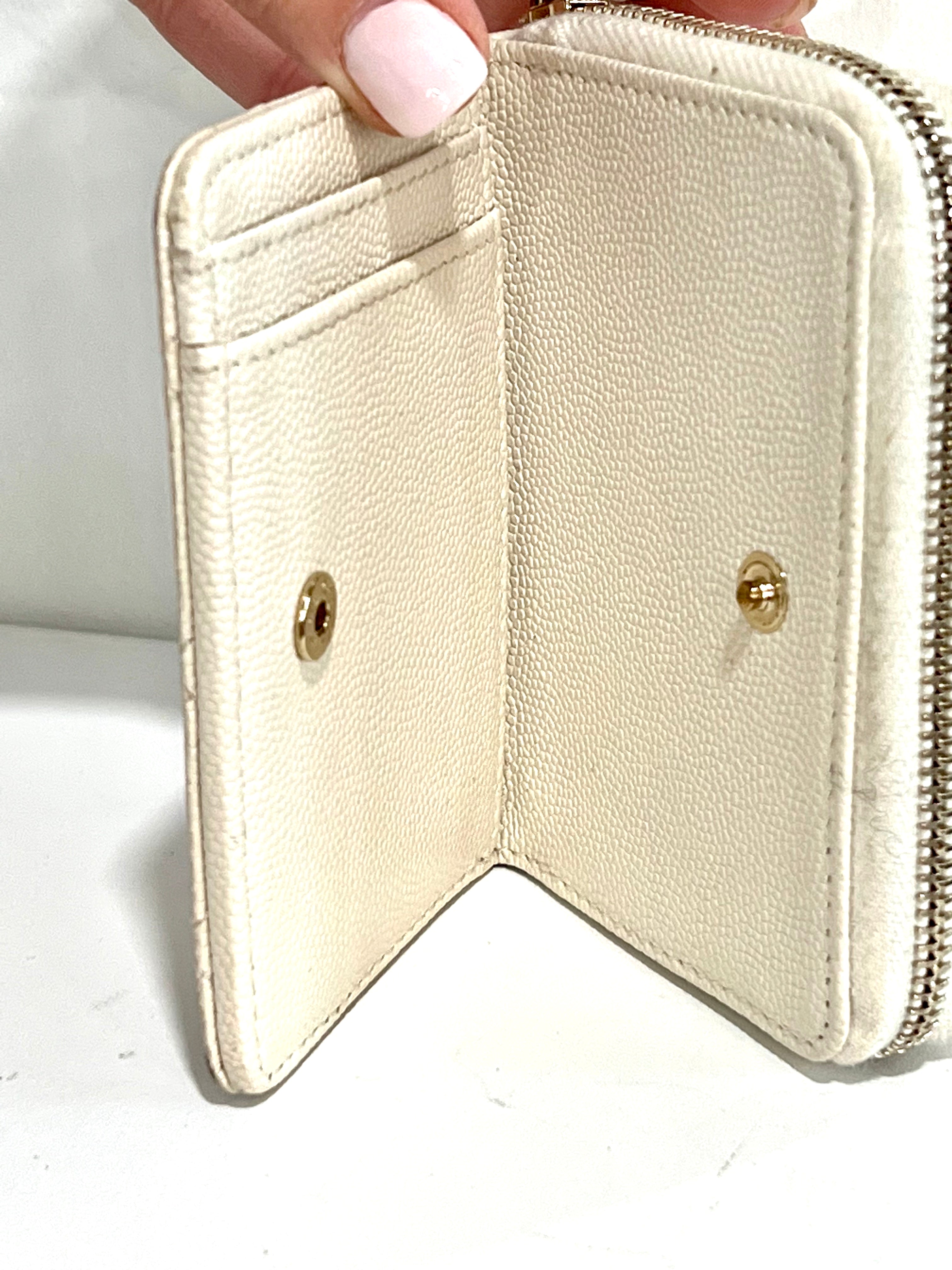 CHANEL VINTAGE CAVIAR QUILTED SMALL ZIP WALLET