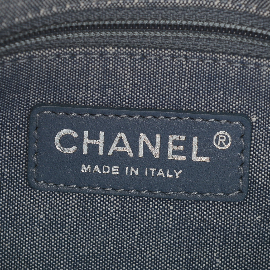 CHANEL DENIM MEDALLION MEDIUM FLAP BAG