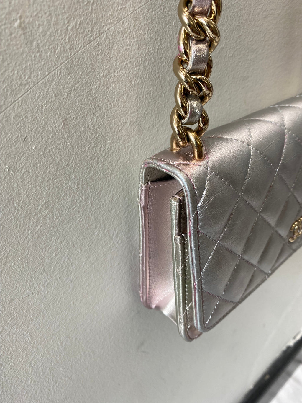 CHANEL SILVER & PINK METALLIC GRADIENT QUILTED LAMBSKIN WOC