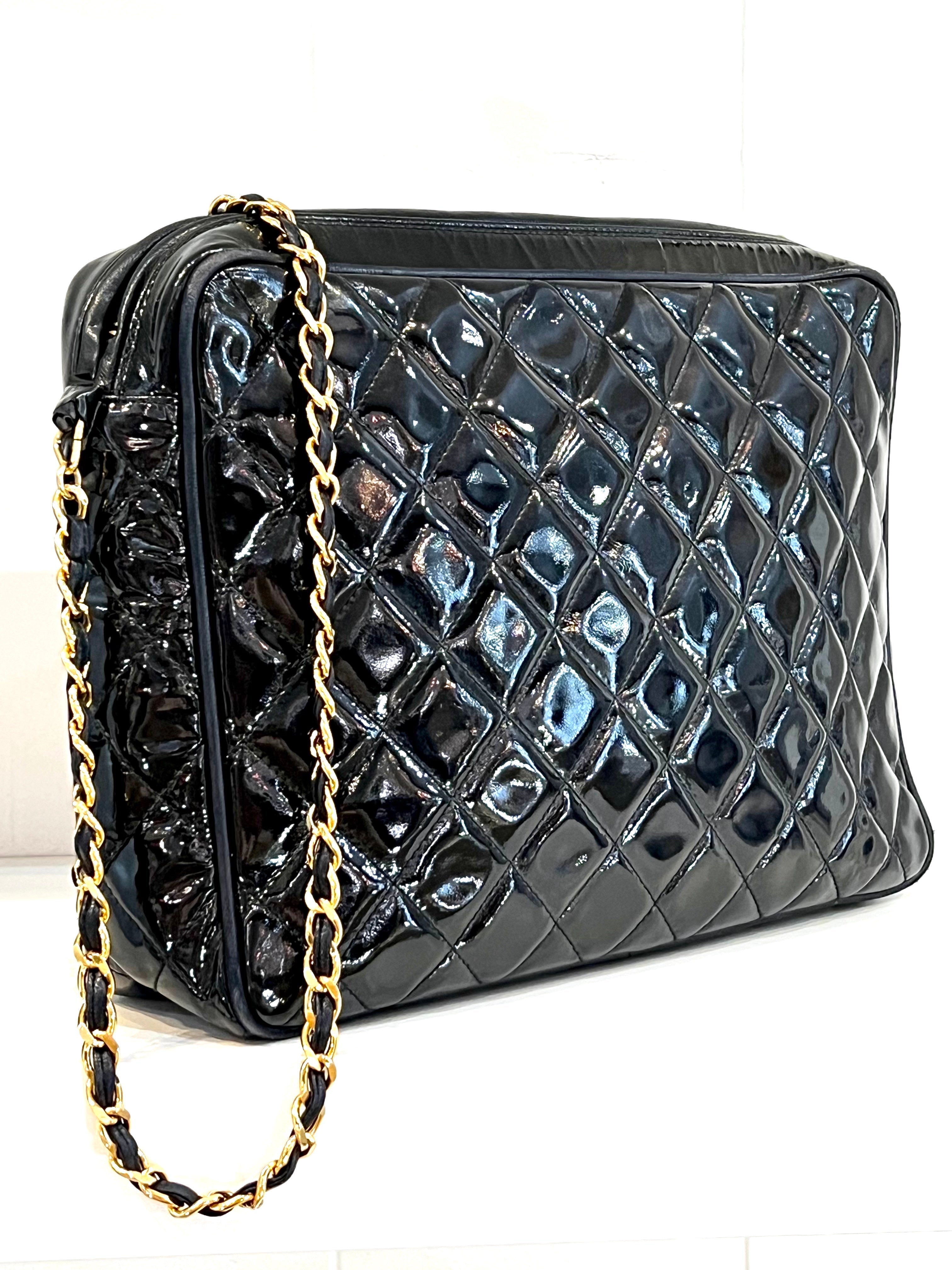 CHANEL VINTAGE QUILTED PATENT CAMERA TASSEL MEDIUM BAG