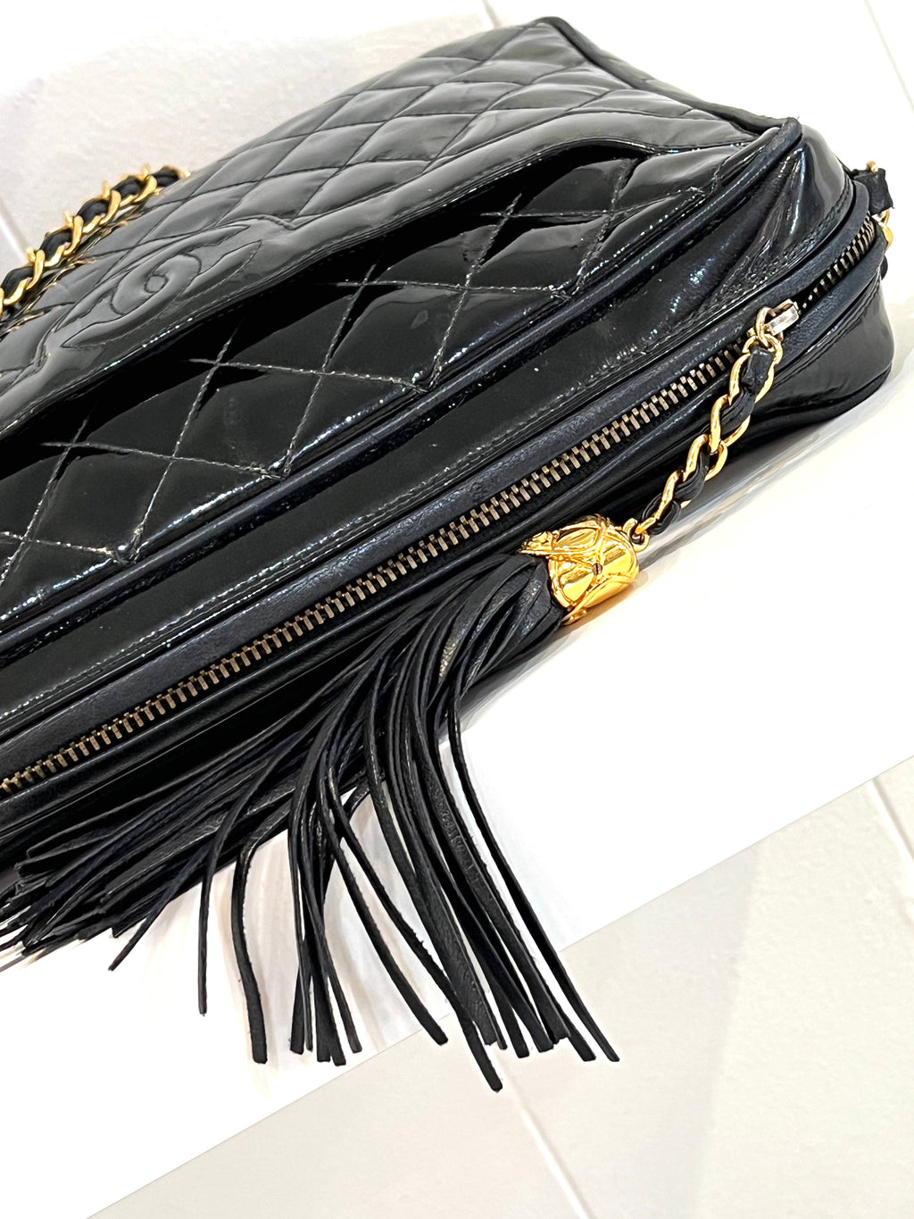 CHANEL VINTAGE QUILTED PATENT CAMERA TASSEL MEDIUM BAG