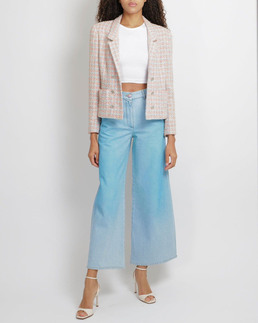 Chanel Vintage 96P White, Pink and Blue Tweed Jacket with Polished Silver CC Logo Buttons Size FR 42 (UK 14)