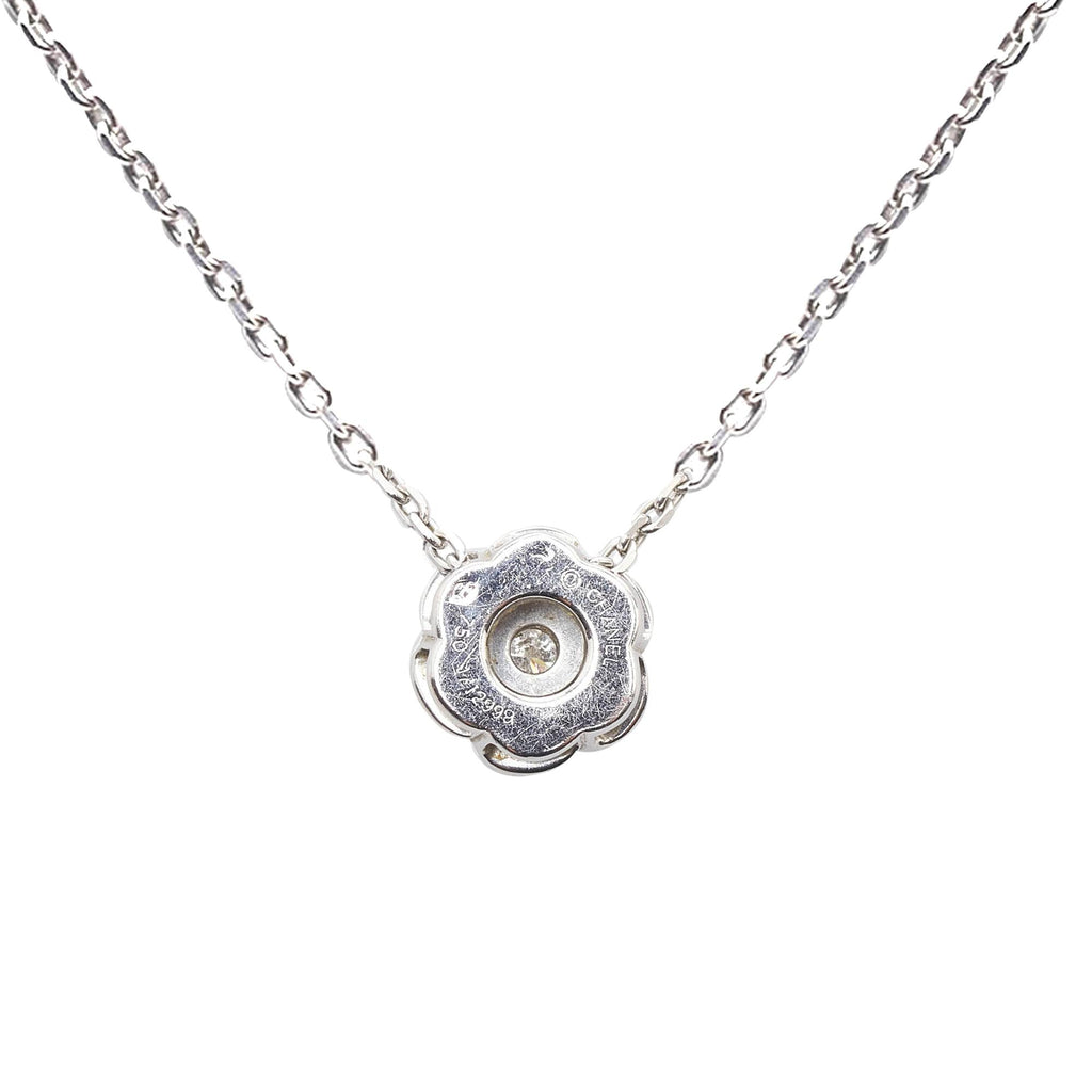 Chanel 18K White Gold Diamond Camellia Necklace Camellia Necklace (SHG-eamwS2)