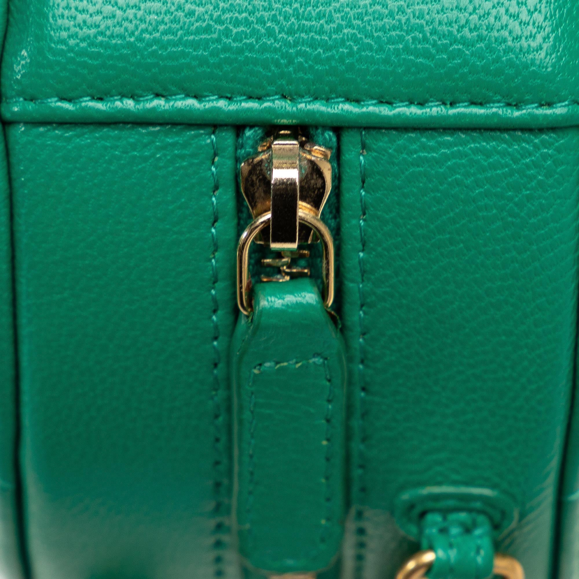 Chanel 19 Round Lambskin Clutch With Chain (SHG-pjBnNJ)