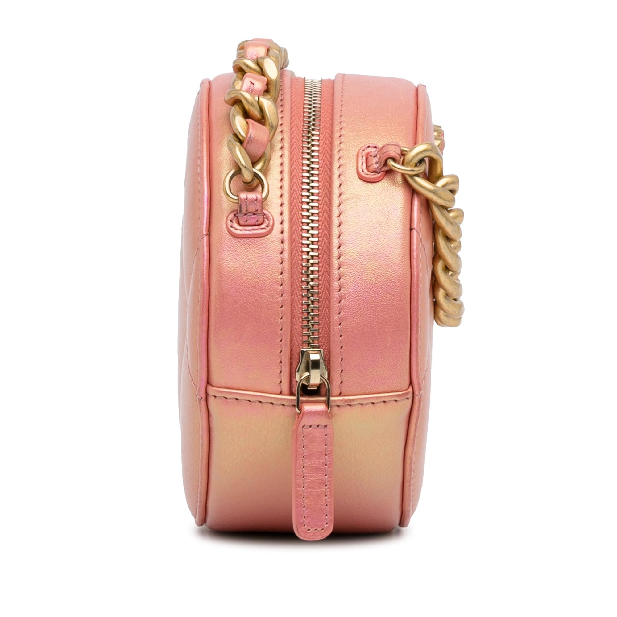 Chanel 19 Round Lambskin Clutch With Chain (SHG-62C0pv)