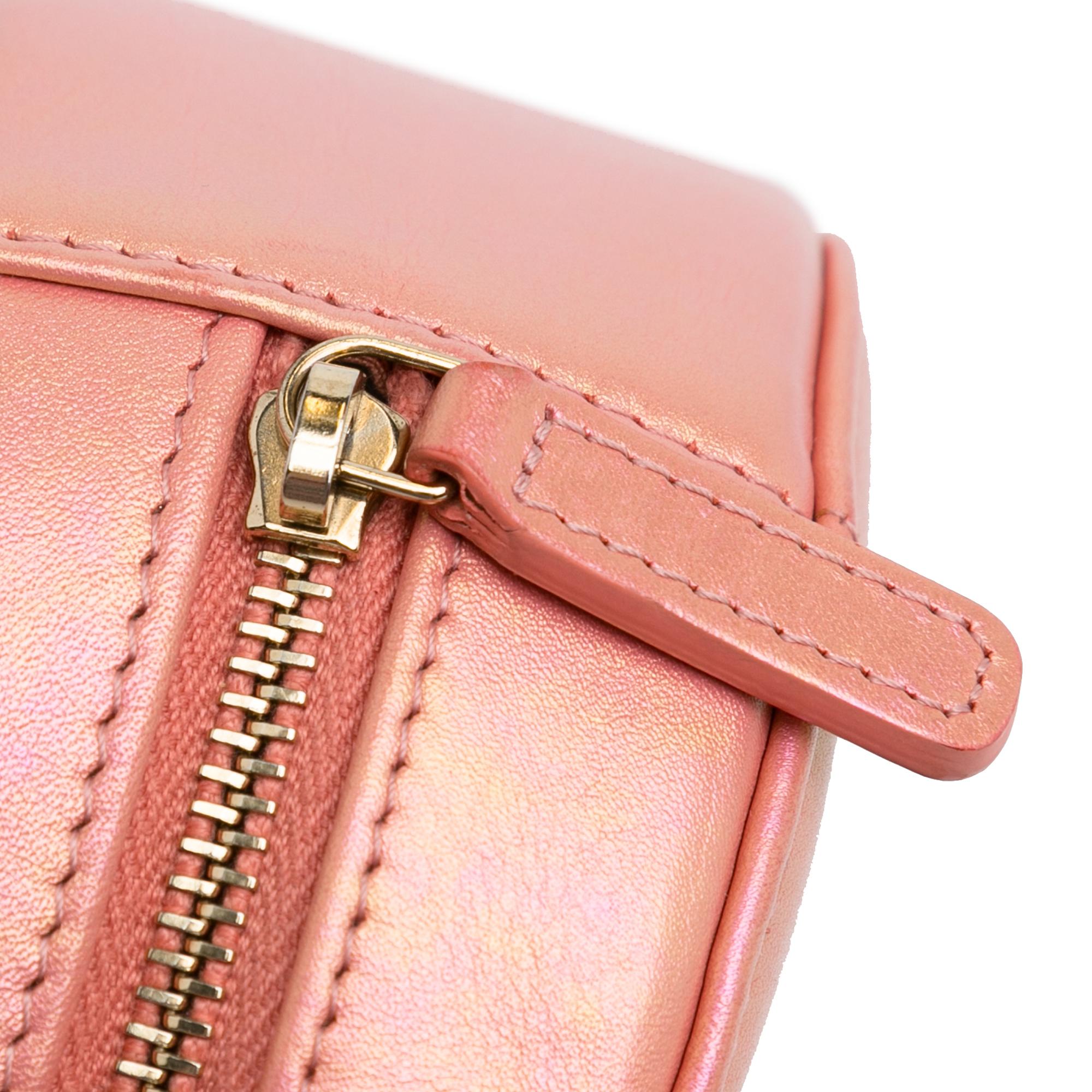 Chanel 19 Round Lambskin Clutch With Chain (SHG-62C0pv)