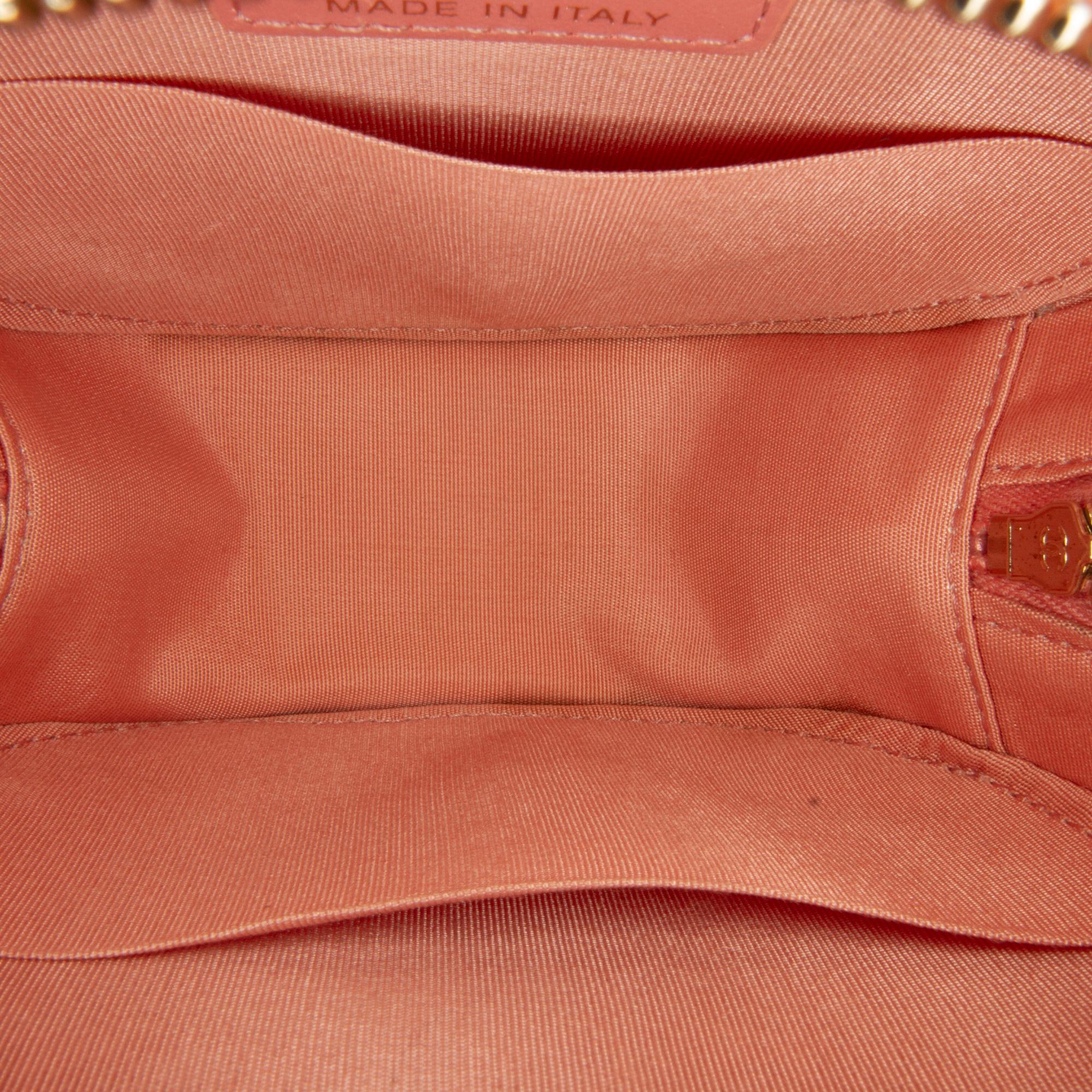 Chanel 19 Round Lambskin Clutch With Chain (SHG-62C0pv)