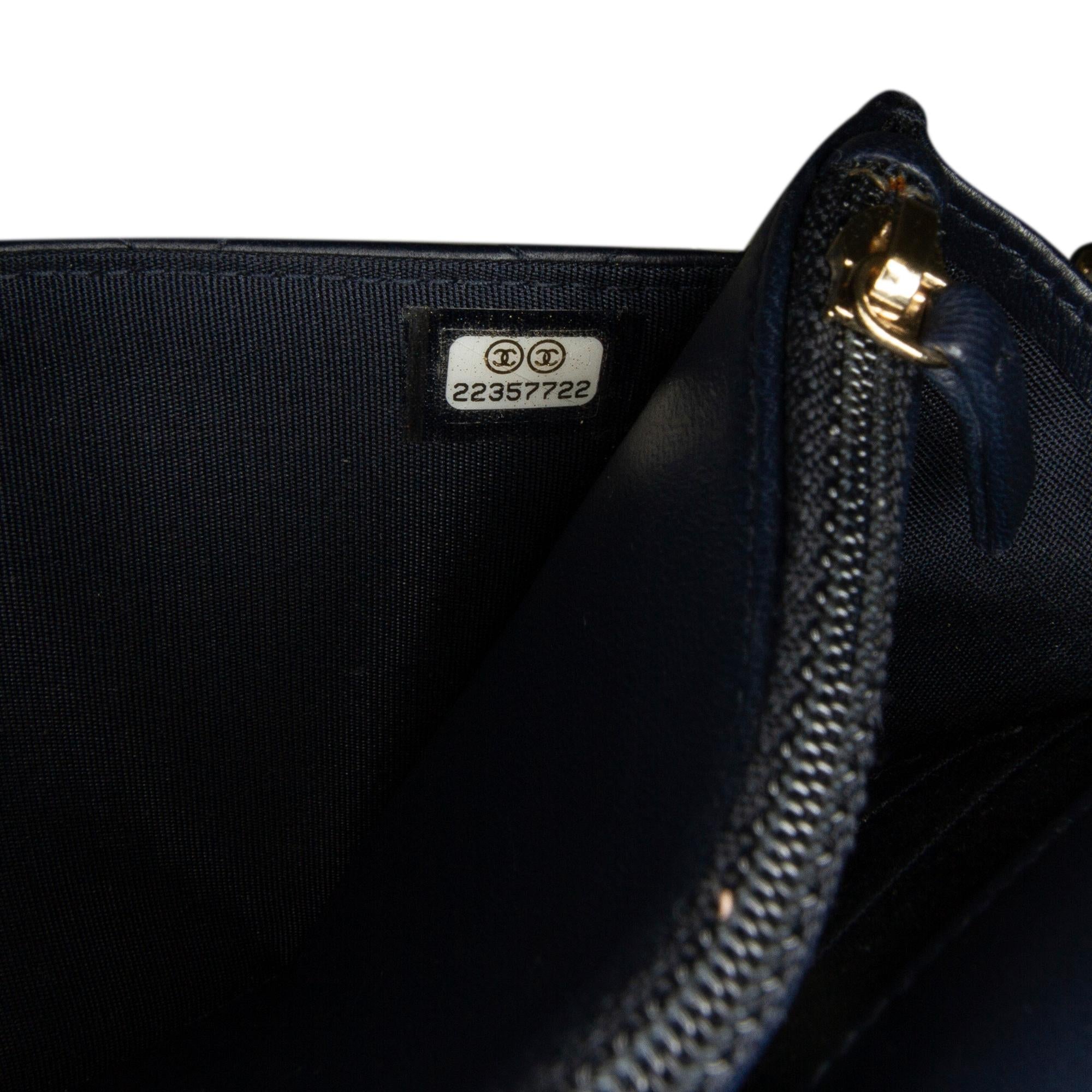 Chanel Boy Wallet On Chain (SHG-rJw1jW)