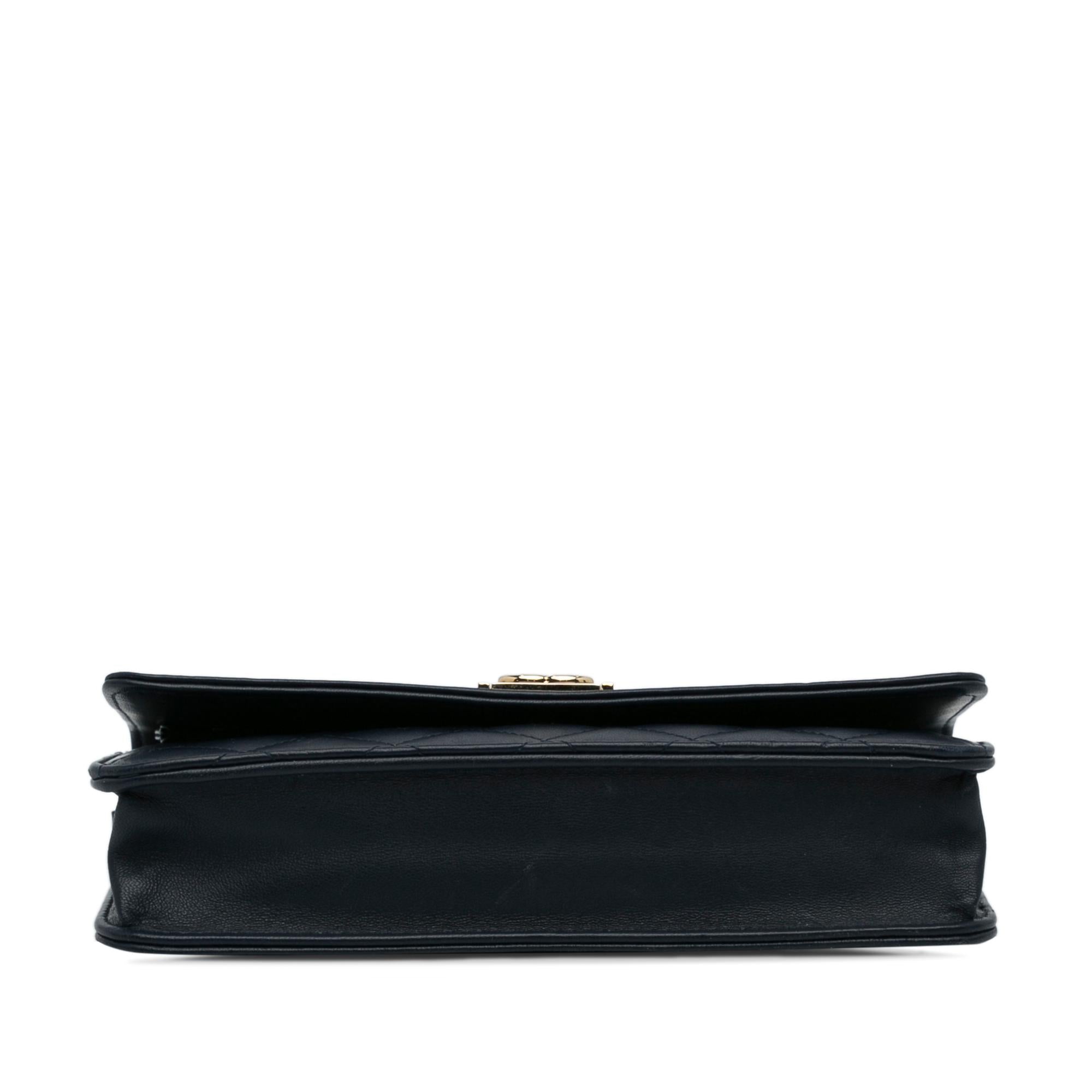 Chanel Boy Wallet On Chain (SHG-rJw1jW)