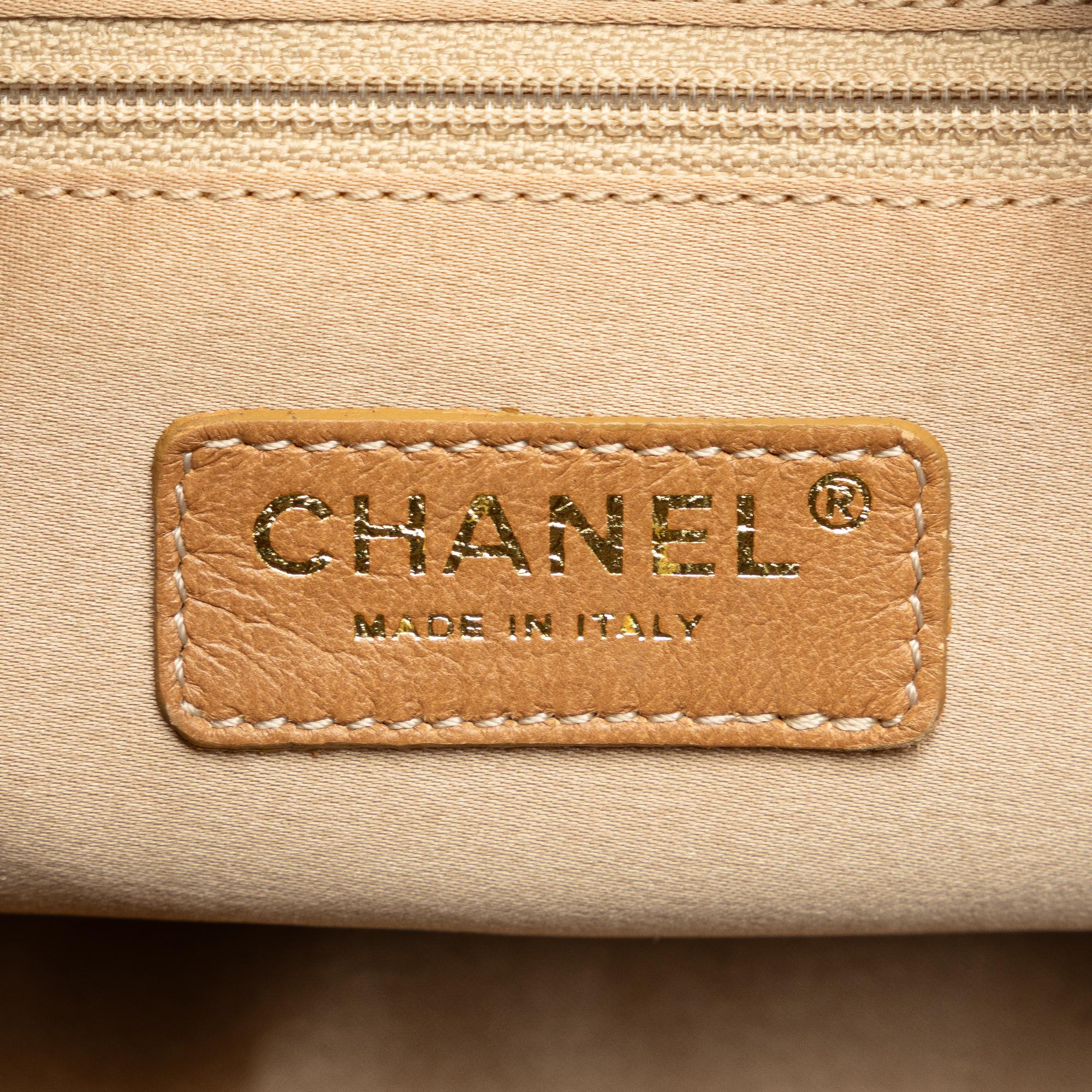 Chanel Bubble Quilt Bowling Bag (SHG-wCB0Pq)
