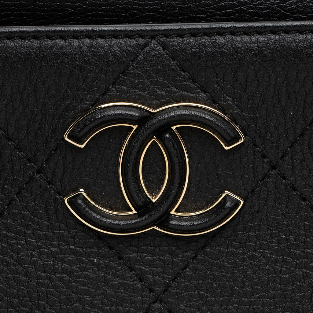 Chanel Bullskin Neo Soft Medium Shopping Tote (SHF-64NjCF)