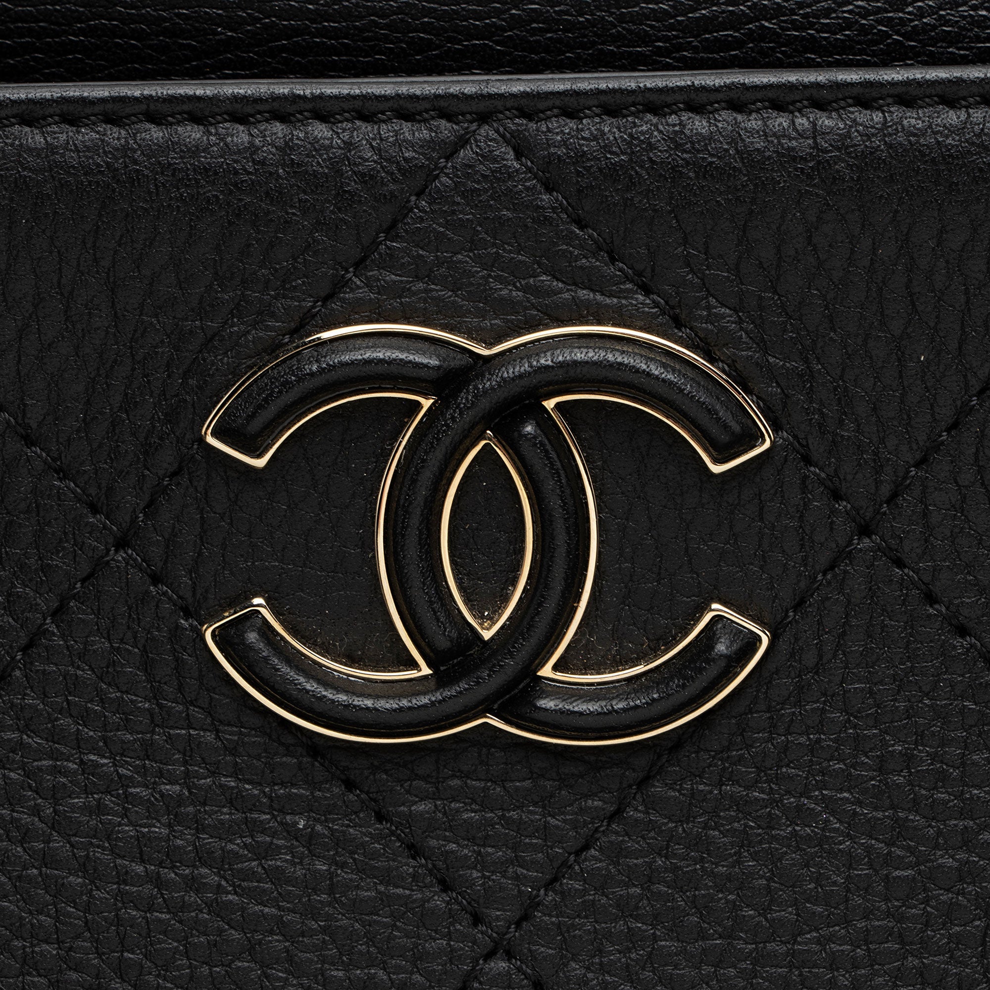 Chanel Bullskin Neo Soft Medium Shopping Tote (SHF-64NjCF)