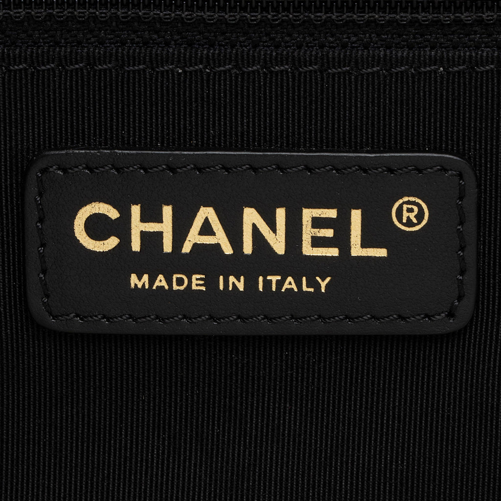 Chanel Bullskin Neo Soft Medium Shopping Tote (SHF-64NjCF)