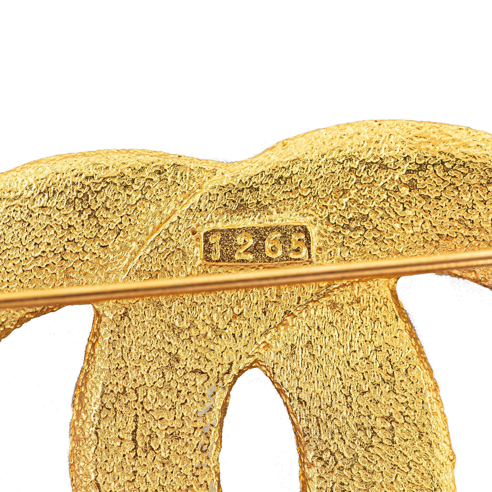 Chanel CC Brooch (SHG-uEbzUF)