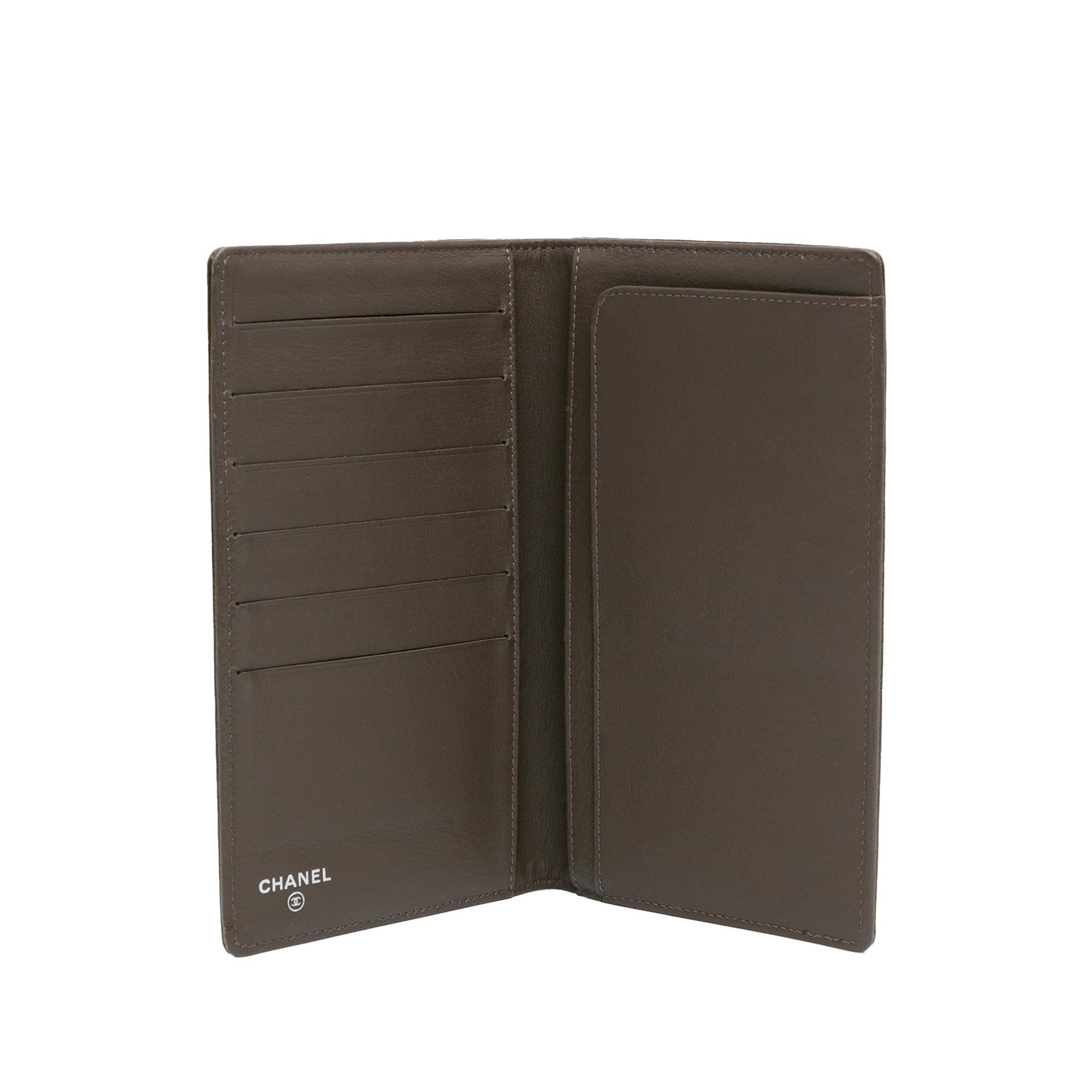 Chanel CC Calfskin Bifold Wallet (SHG-CUFpzY)