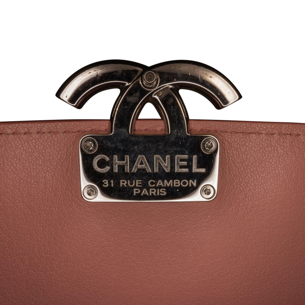 Chanel CC Calfskin Box Flap Bag (SHG-GGzEwT)