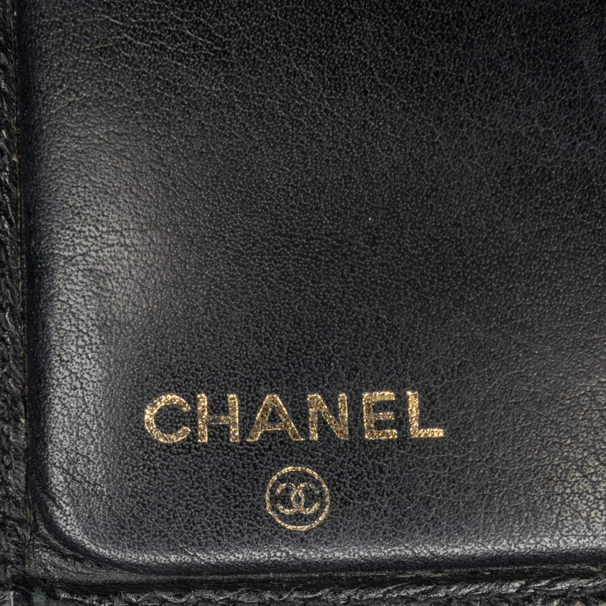 Chanel CC Caviar Bi Fold Card Holder (SHG-GcMVGD)