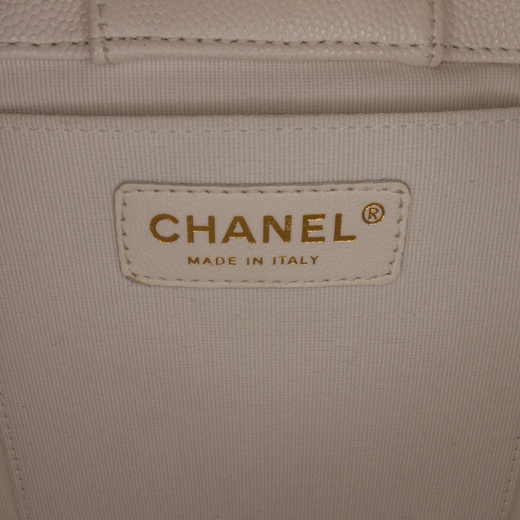 Chanel CC Caviar Bucket Bag (SHG-8IGeqO)