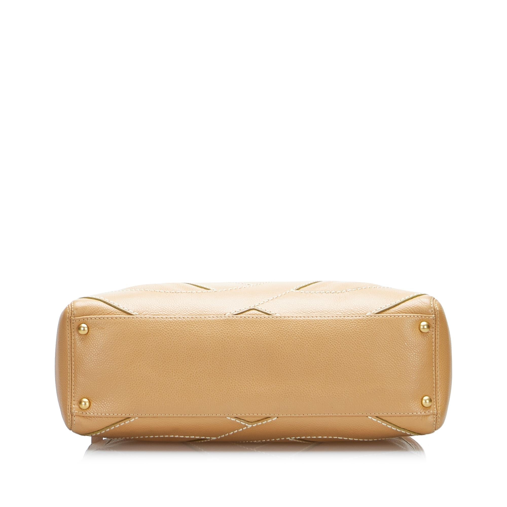 Chanel CC Caviar Handbag (SHG-QTcasG)