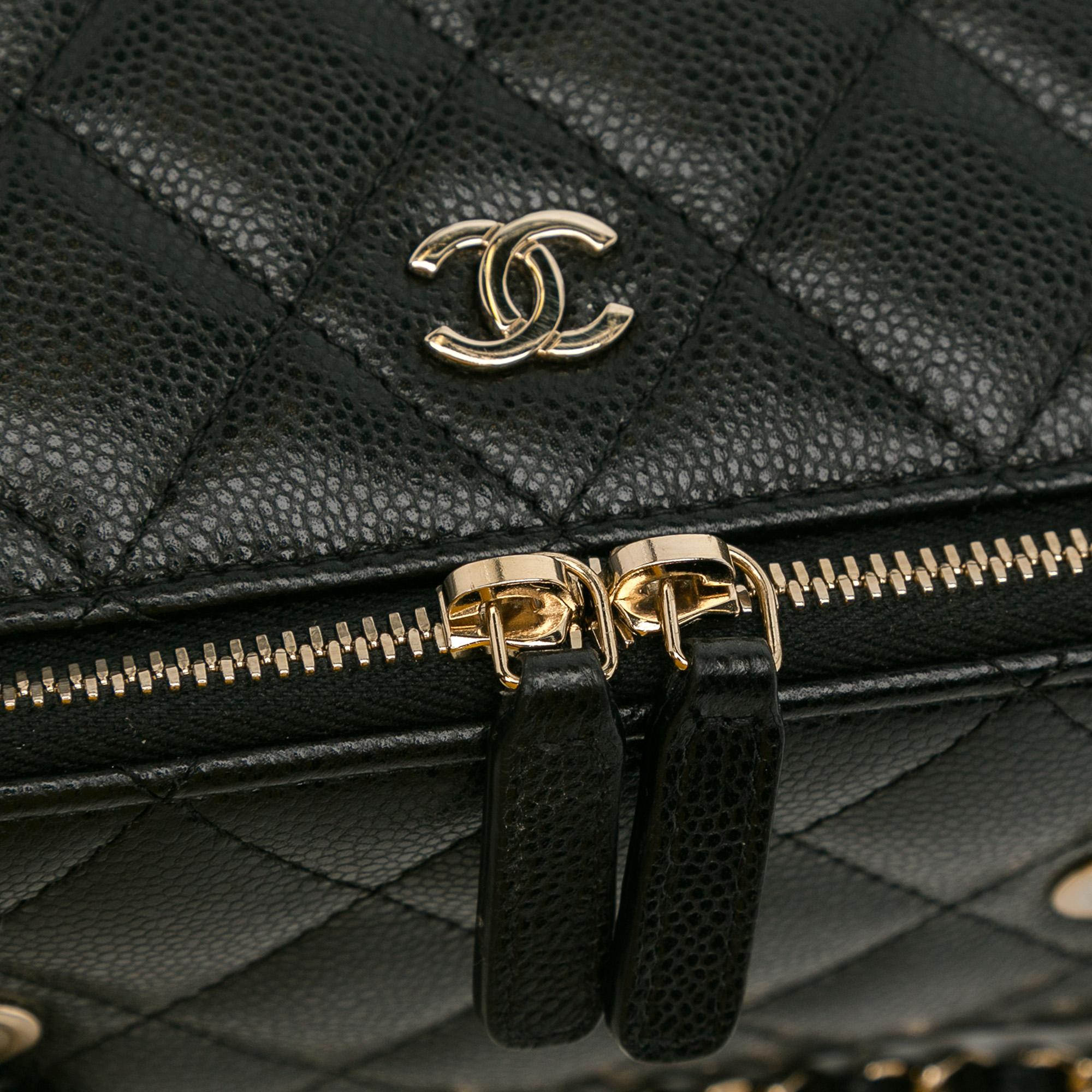 Chanel CC Caviar Leather Vanity Bag (SHG-iQhxBP)