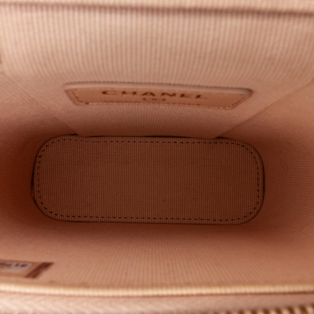 Chanel CC Caviar Vanity Bag (SHG-q2ptB5)
